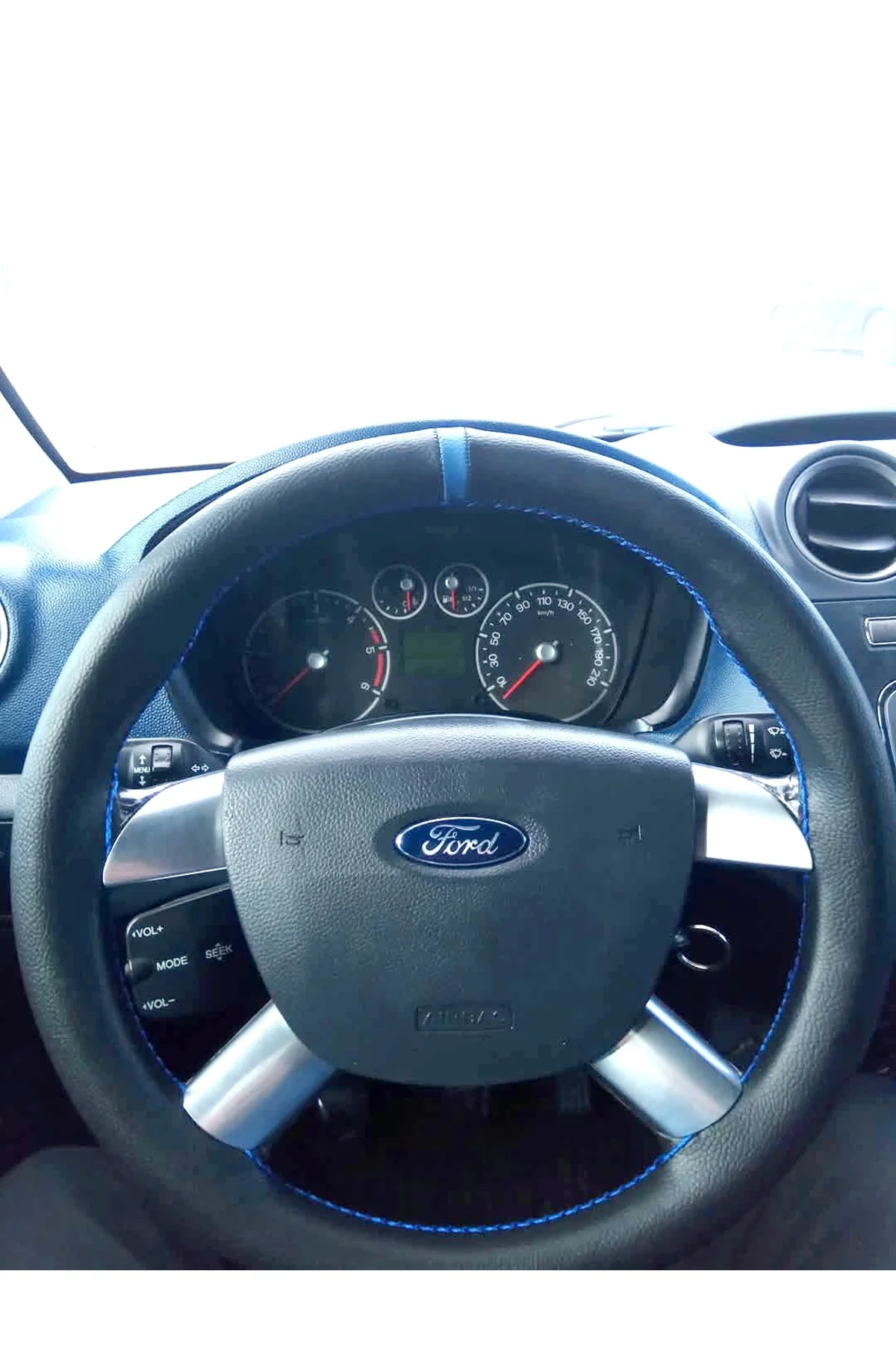 DİKİŞLİ DİREKSİYON KILIFI SİYAH DERİ MAVİ YÜZÜK MAVİ DİKİŞLİ FORD