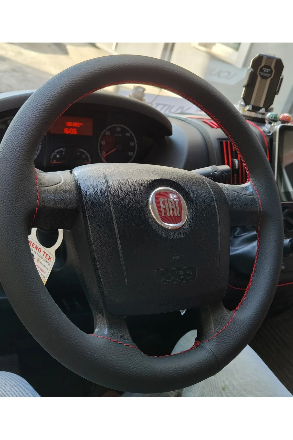 DİKİŞLİ DİREKSİYON KILIFI SİYAH DERİ KIRMIZI DİKİŞLİ FIAT DUCATO FOTODAKİ DİREKSİYON İÇİN