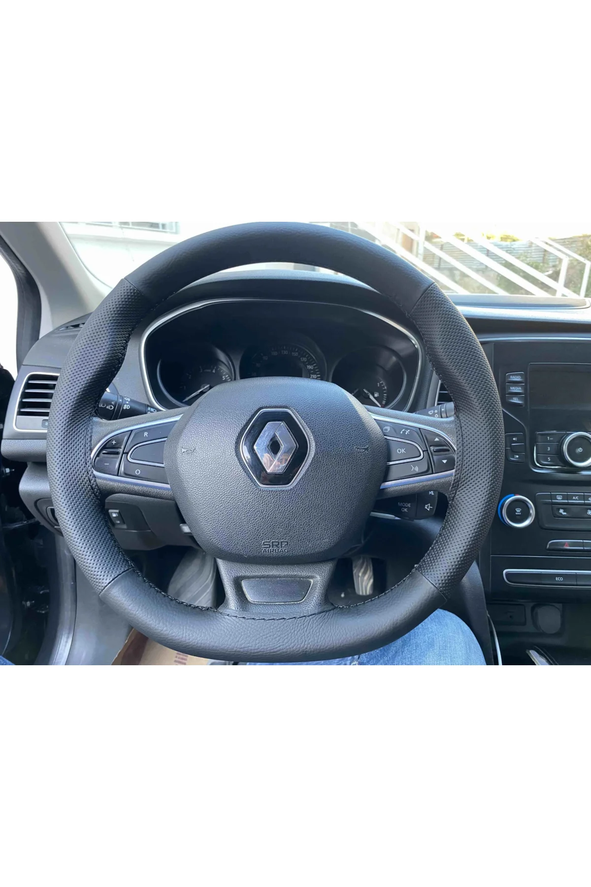 Dikişli Direksiyon Kılıfı -ithal Siyah/ Noktalı Deri Siyah Dikişli Megane 4 Fiyatı, Yorumları ve Özellikleri