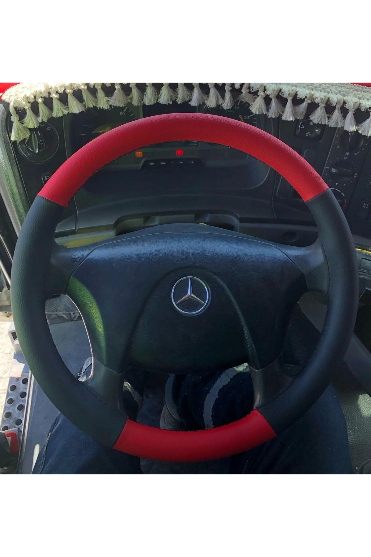 DİKİŞLİ DİREKSİYON KILIFI SİYAH DERİ KIRMIZI DERİ SİYAH DİKİŞLİ 4140 MERCEDES TIR KAMYON İÇİN