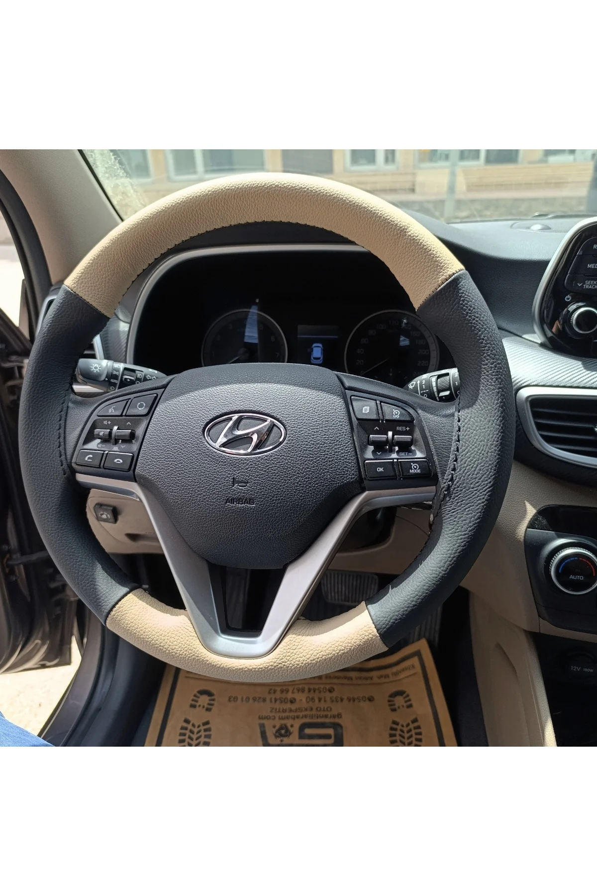 DİKİŞLİ DİREKSİYON KILIFI SİYAH DERİ BEJ DERİ SİYAH DİKİŞLİ HYUNDAİ TUCSON İÇİN
