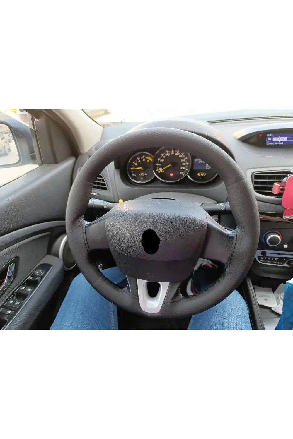 Dikişli Direksiyon Kılıfı Damarlı Siyah Deri Siyah Dikişli Renaul