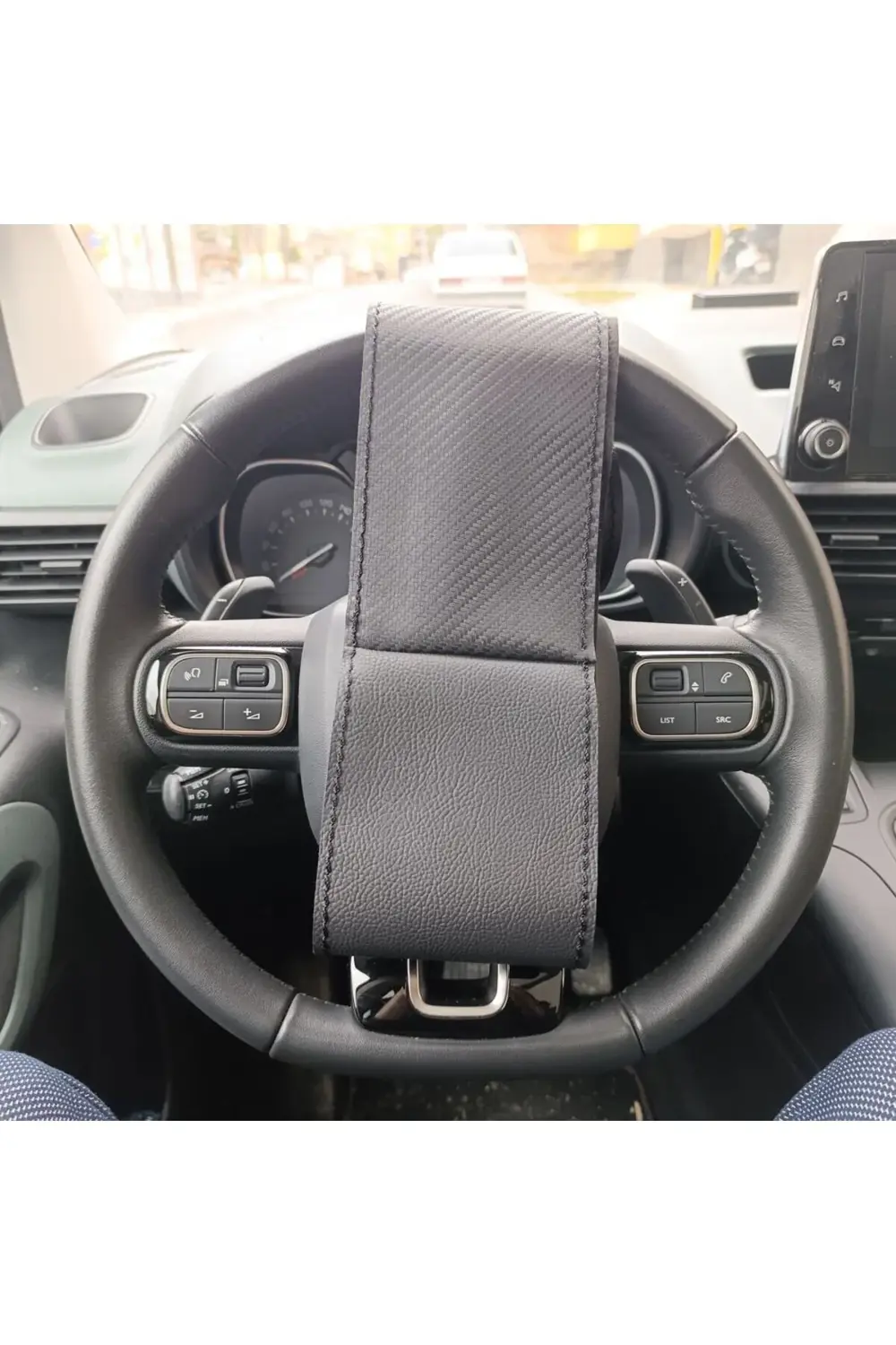DİKİŞLİ DİREKSİYON KILIFI KARBON SİYAH DERİ SİYAH DİKİŞLİ CİTROEN