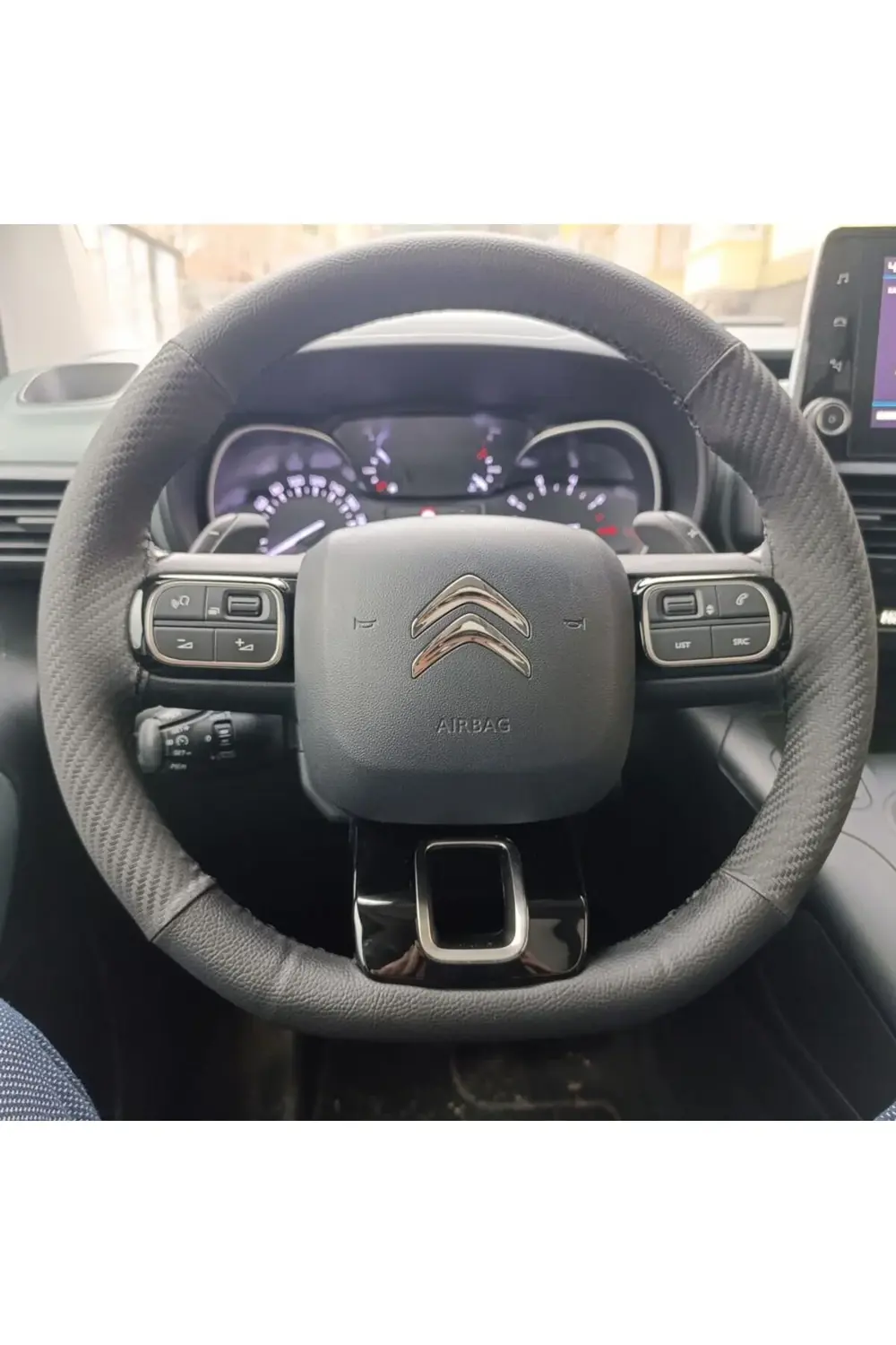 DİKİŞLİ DİREKSİYON KILIFI KARBON SİYAH DERİ SİYAH DİKİŞLİ CİTROEN