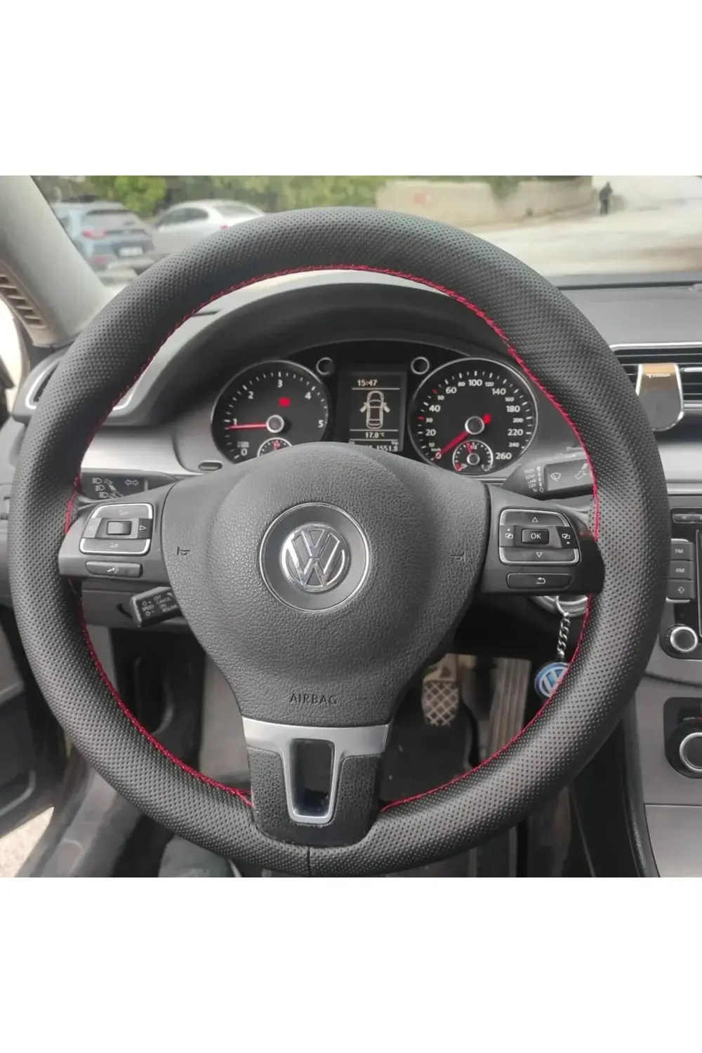 DİKİŞLİ DİREKSİYON KILIFI NOKTALI DERİ KIRMIZI DİKİŞLİ VW JETTA C DİKİŞLİ DİREKSİYON KILIFI NOKTALI DERİ KIRMIZI DİKİŞLİ VW JETTA C