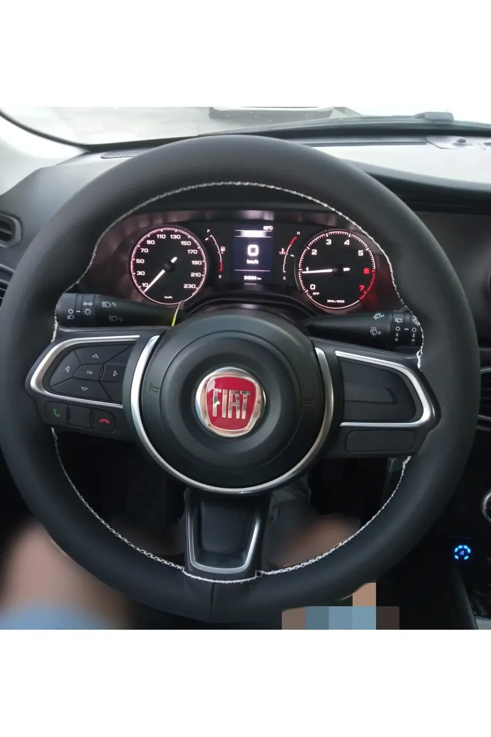 DİKİŞLİ DİREKSİYON KILIFI SİYAH BEYAZ DİKİŞLİ FIAT EGEA İÇİN