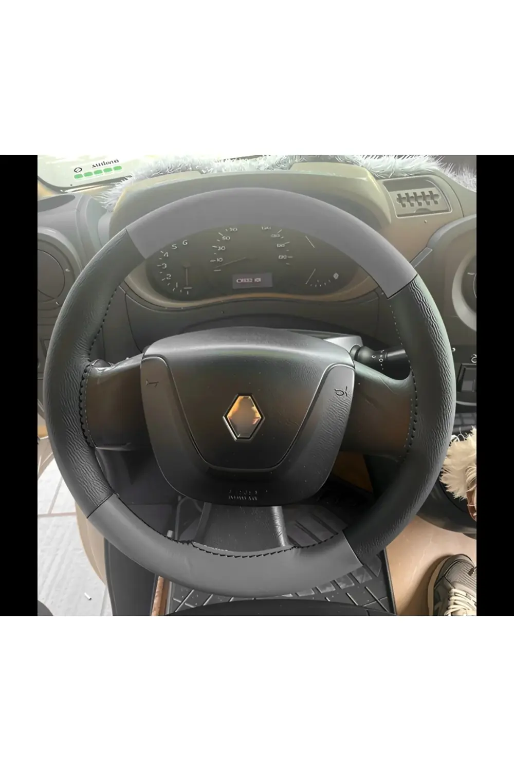 DİKİŞLİ DİREKSİYON KILIFI SİYAH DERİ GRİ DERİ SİYAH DİKİŞLİ RENO