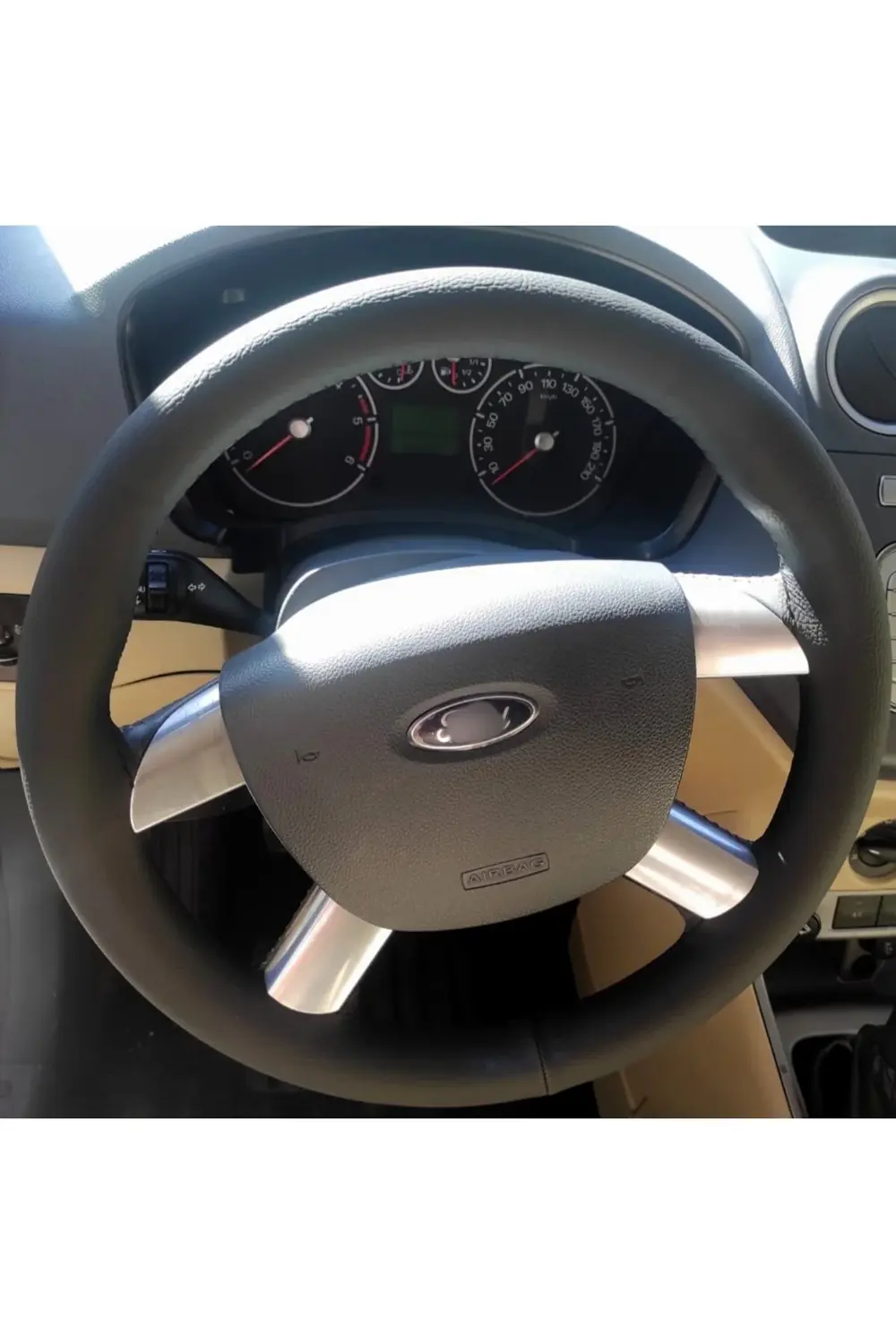 DİKİŞLİ DİREKSİYON KILIFI SİYAH DERİ SİYAH DİKİŞLİ FORD CONNECT /