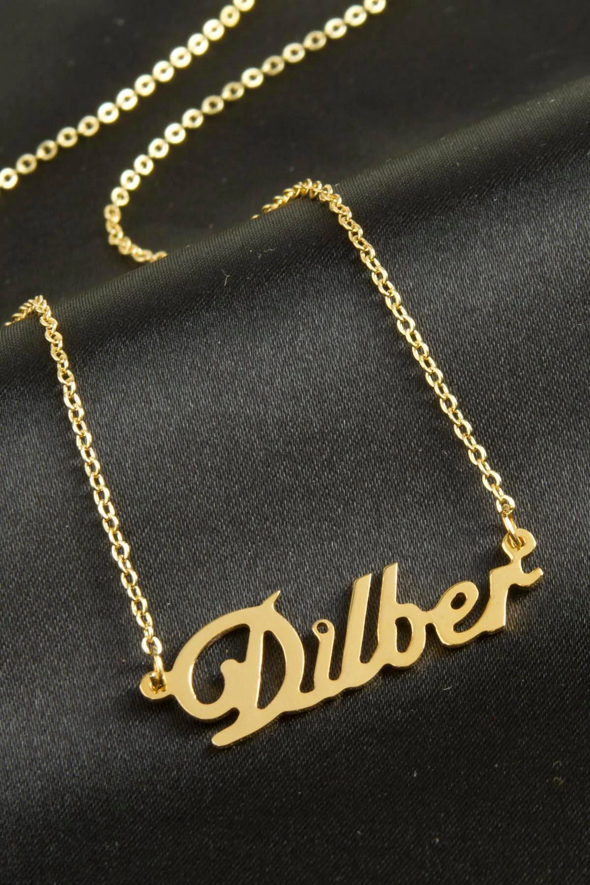 Dilber İsimli Kolye (Kişiye Özel) Dilber İsimli Kolye (Kişiye Özel)