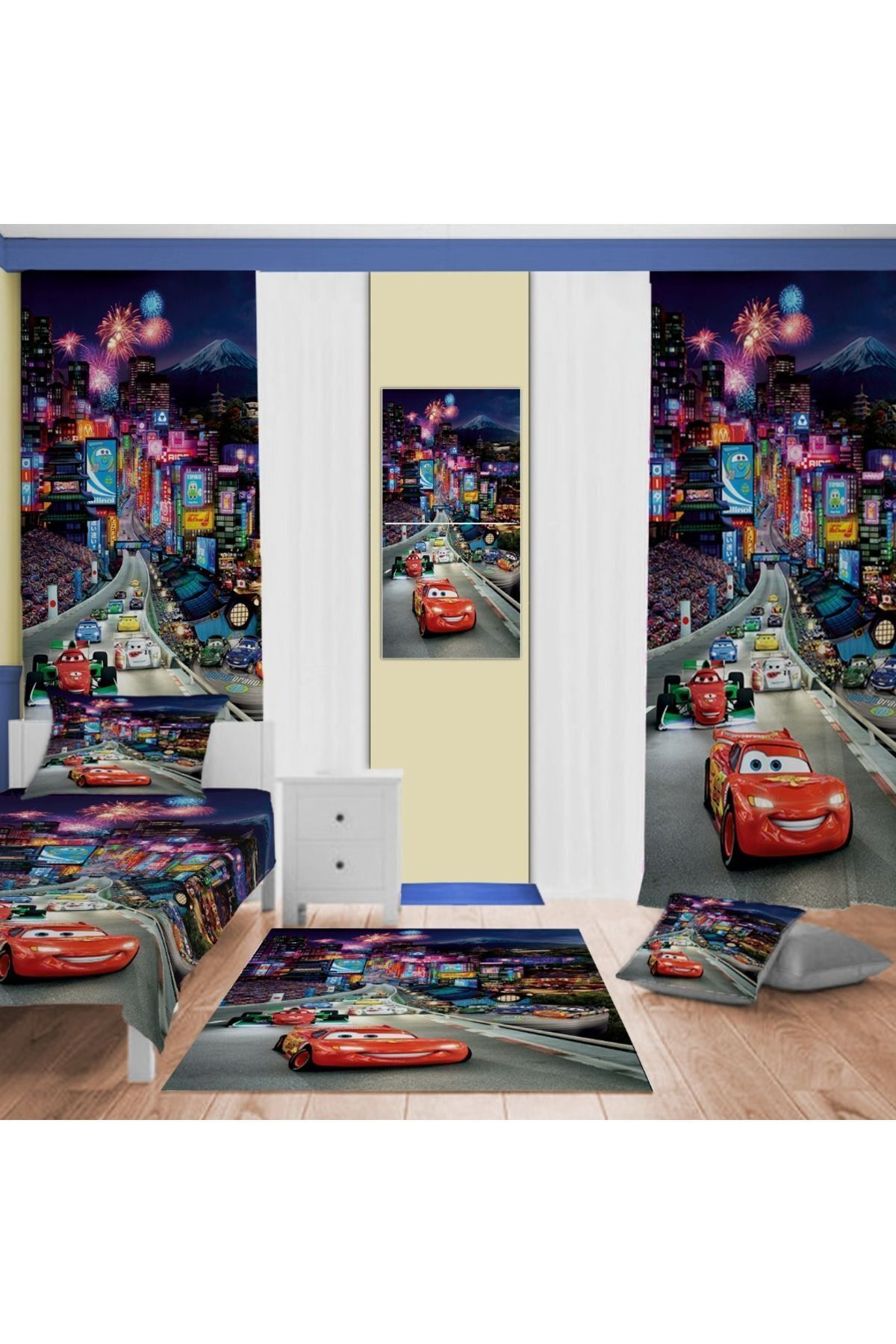 Evan Home Disney Yarişi Desenli Çocuk Odasi Takim Perde (İki Kanat),Yatak Örtüsü,Yastik,Kirlent ,Hali,Tablo
