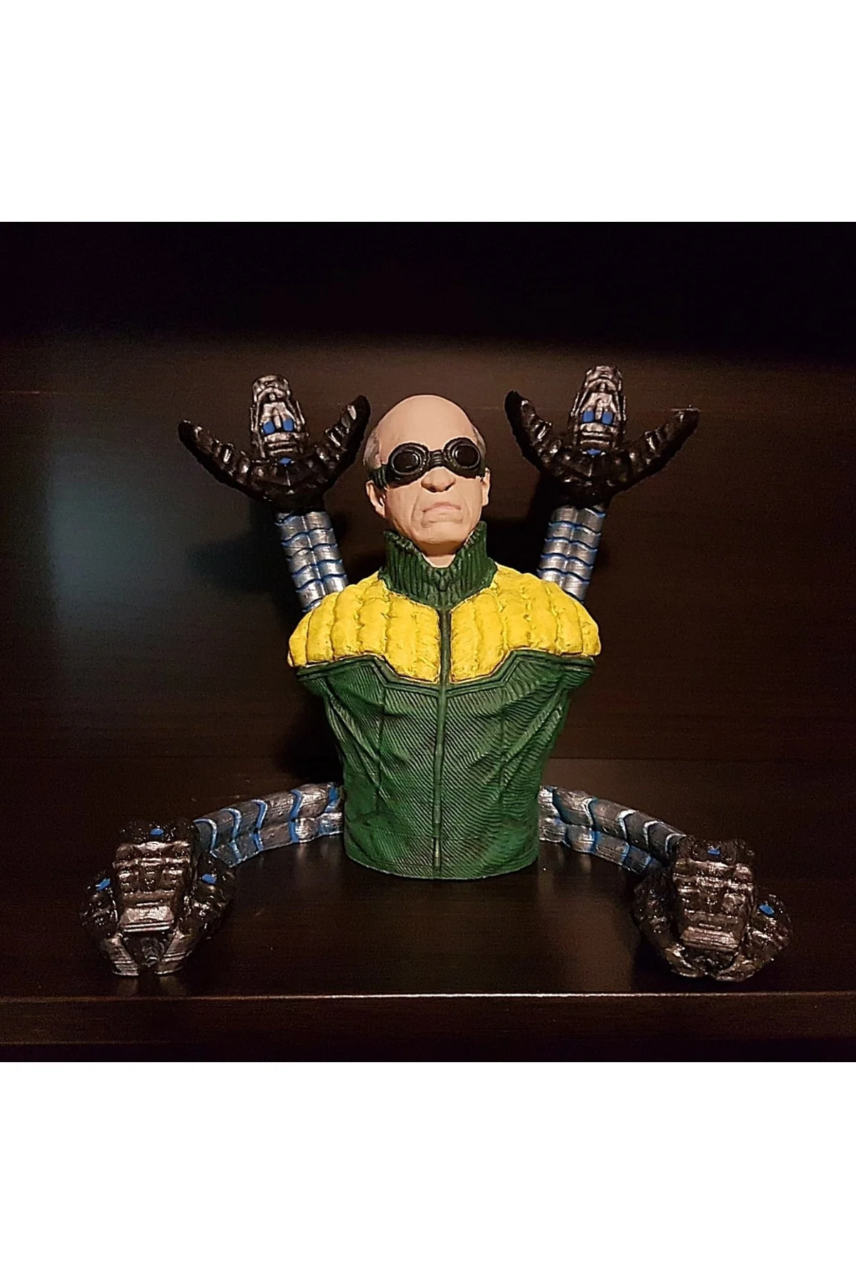 Doctor Octopus Spiderman Boyalı Büst 12 Cm