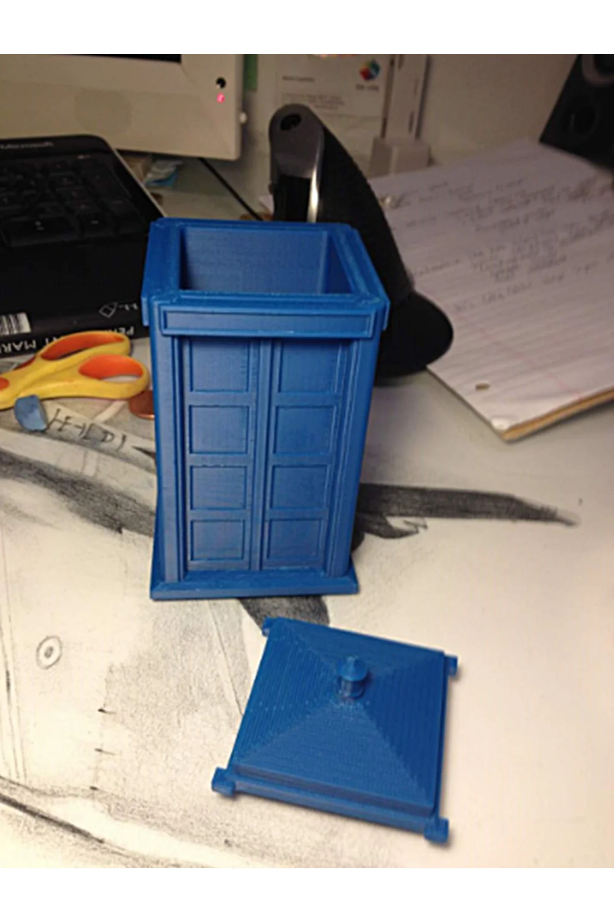 Doctor Who Telefon Kulübesi Kalemlik 10 Cm