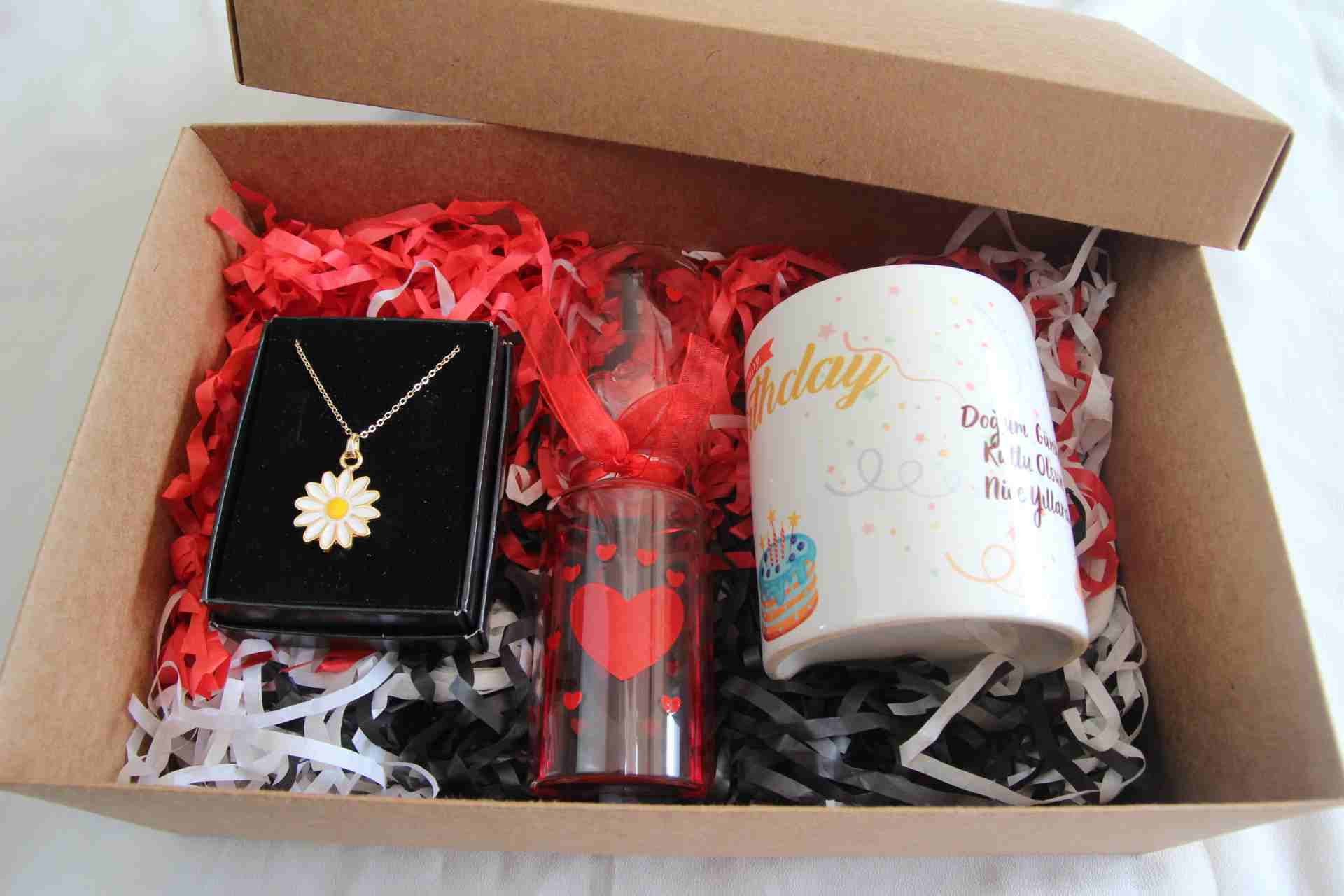 Home Doğum Günü Hediye Kutusu Kupa Bardak Özel Kutusunda Papatya Kolye Ve Aşk Ölçer