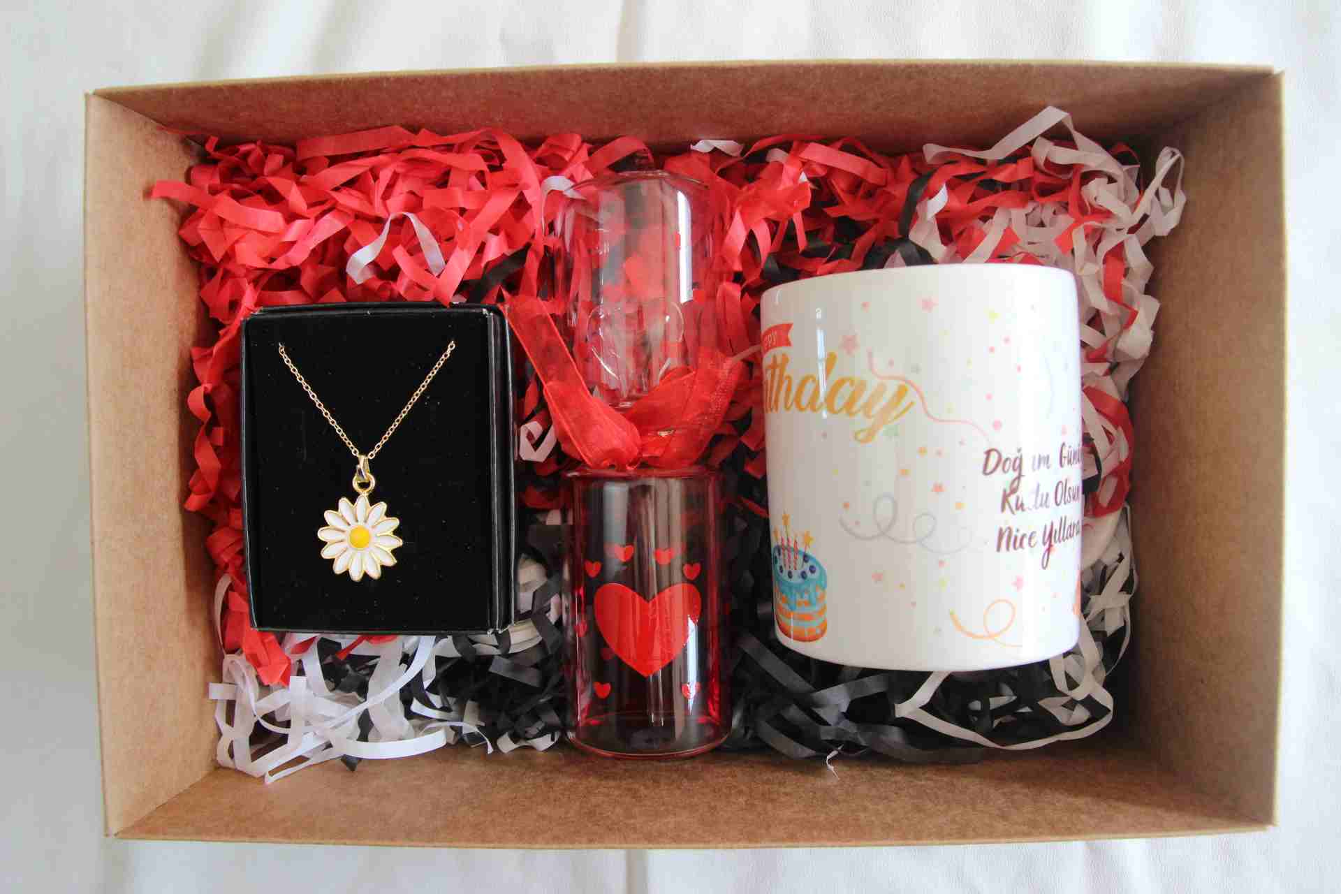 Home Doğum Günü Hediye Kutusu Kupa Bardak Özel Kutusunda Papatya Kolye Ve Aşk Ölçer