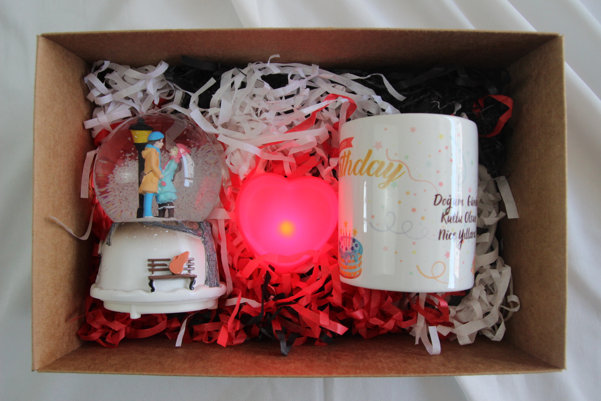 Home Doğum Günü Hediyesi Sevgili Aşıklar Kar Küresi İşıklı Kalp Ve Doğum Günü Kupa Bardak Seti
