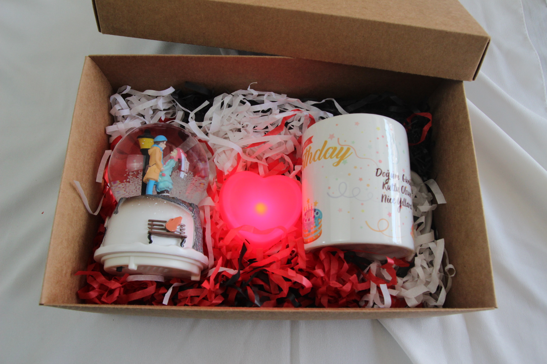 Home Doğum Günü Hediyesi Sevgili Aşıklar Kar Küresi İşıklı Kalp Ve Doğum Günü Kupa Bardak Seti