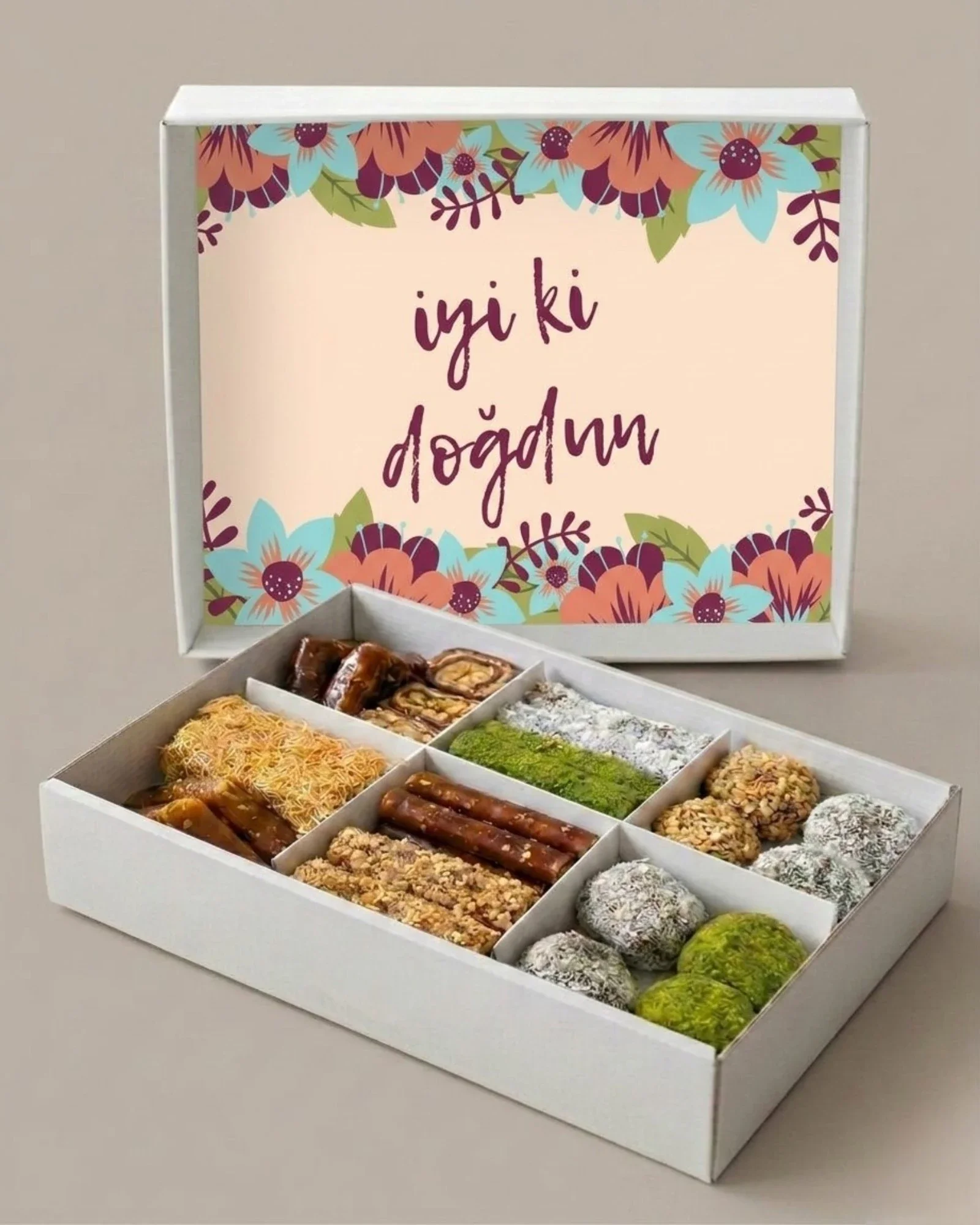 Doğum Gününe Özel Hediyelik Tatlı Paketi Doğum Gününe Özel Hediyelik Tatlı Paketi