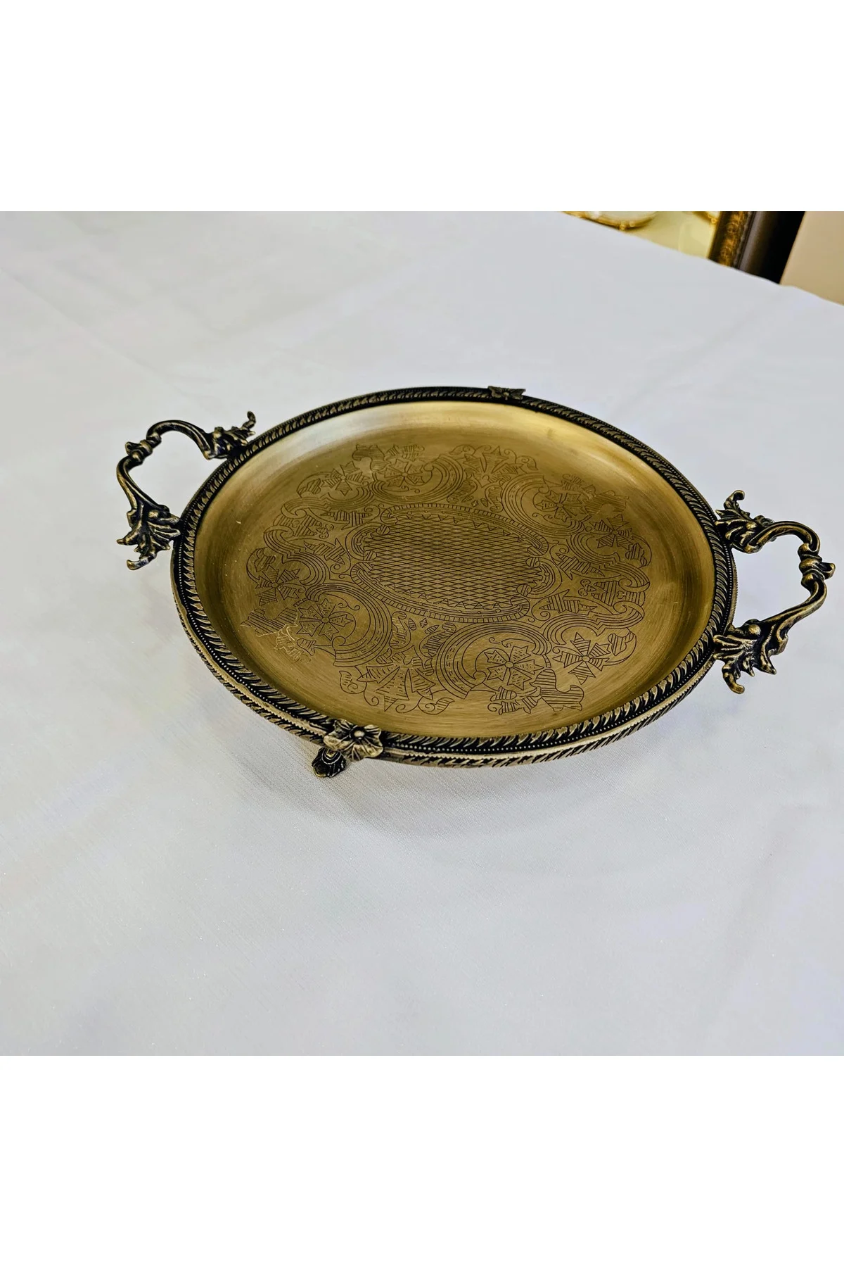 DÖKÜM KENAR ÇERCEVELİ PASLANMAZ ÇELİK TEPSİ 25 CM ANTİK