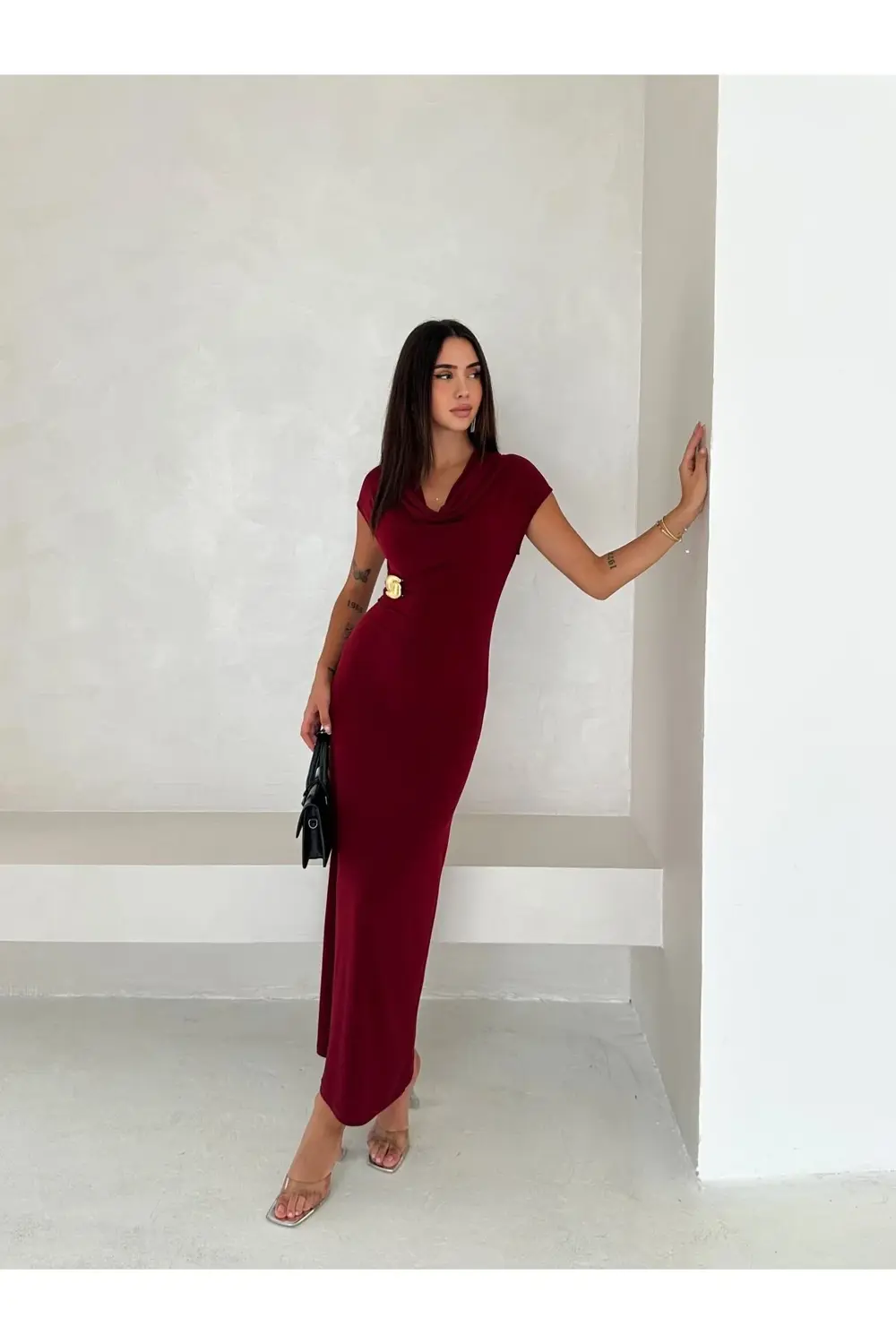 Fiolin Dökümlü Yaka (Madonna Yaka Ve Düşük Kol Ayarlanabilir Yaka) Akses