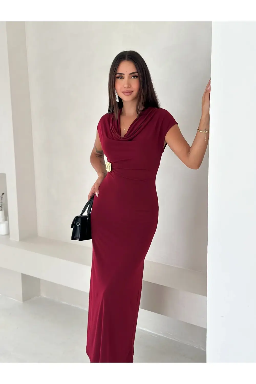 Fiolin Dökümlü Yaka (Madonna Yaka Ve Düşük Kol Ayarlanabilir Yaka) Akses