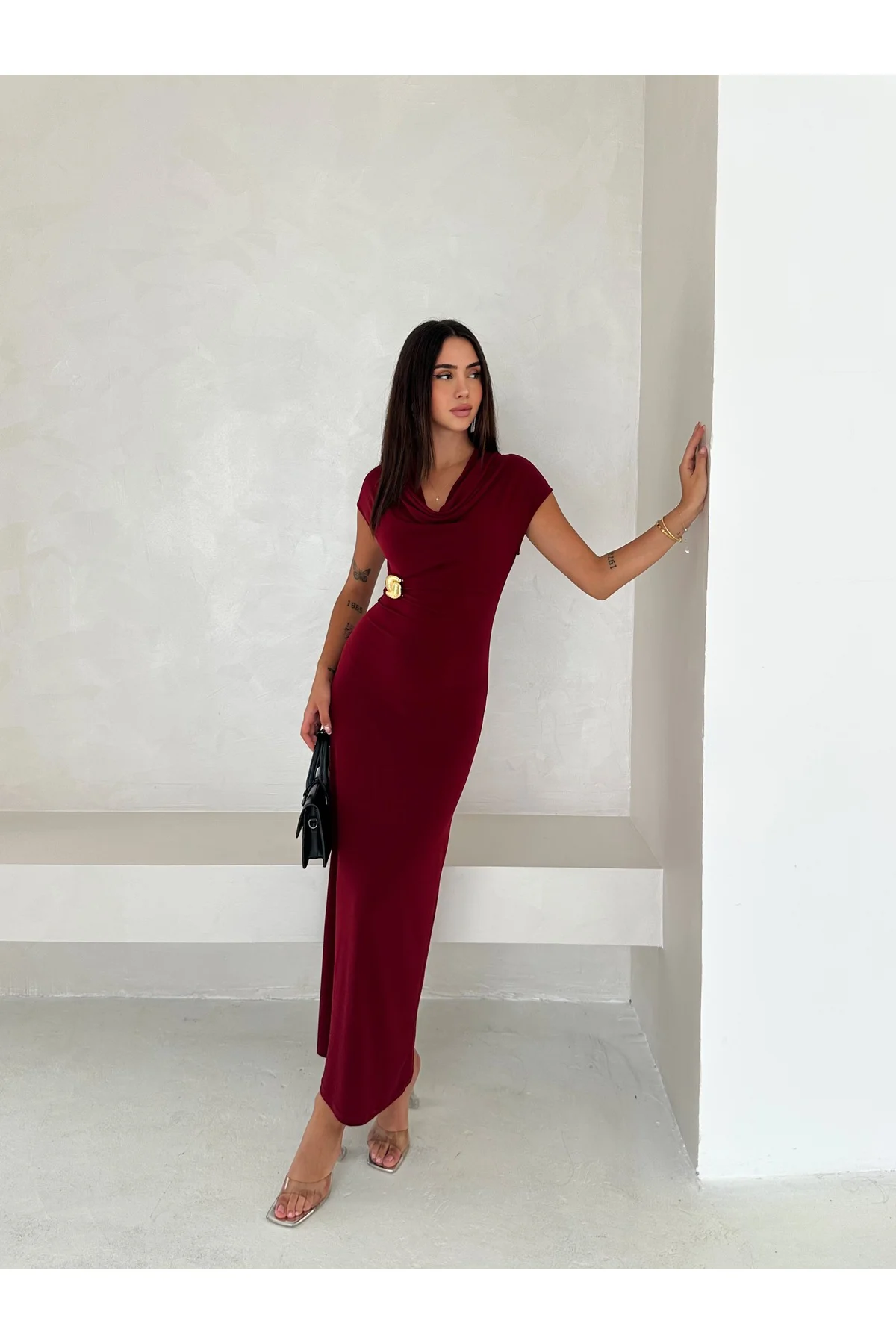 Dökümlü Yaka (Madonna Yaka ve Düşük Kol Ayarlanabilir Yaka) Akses