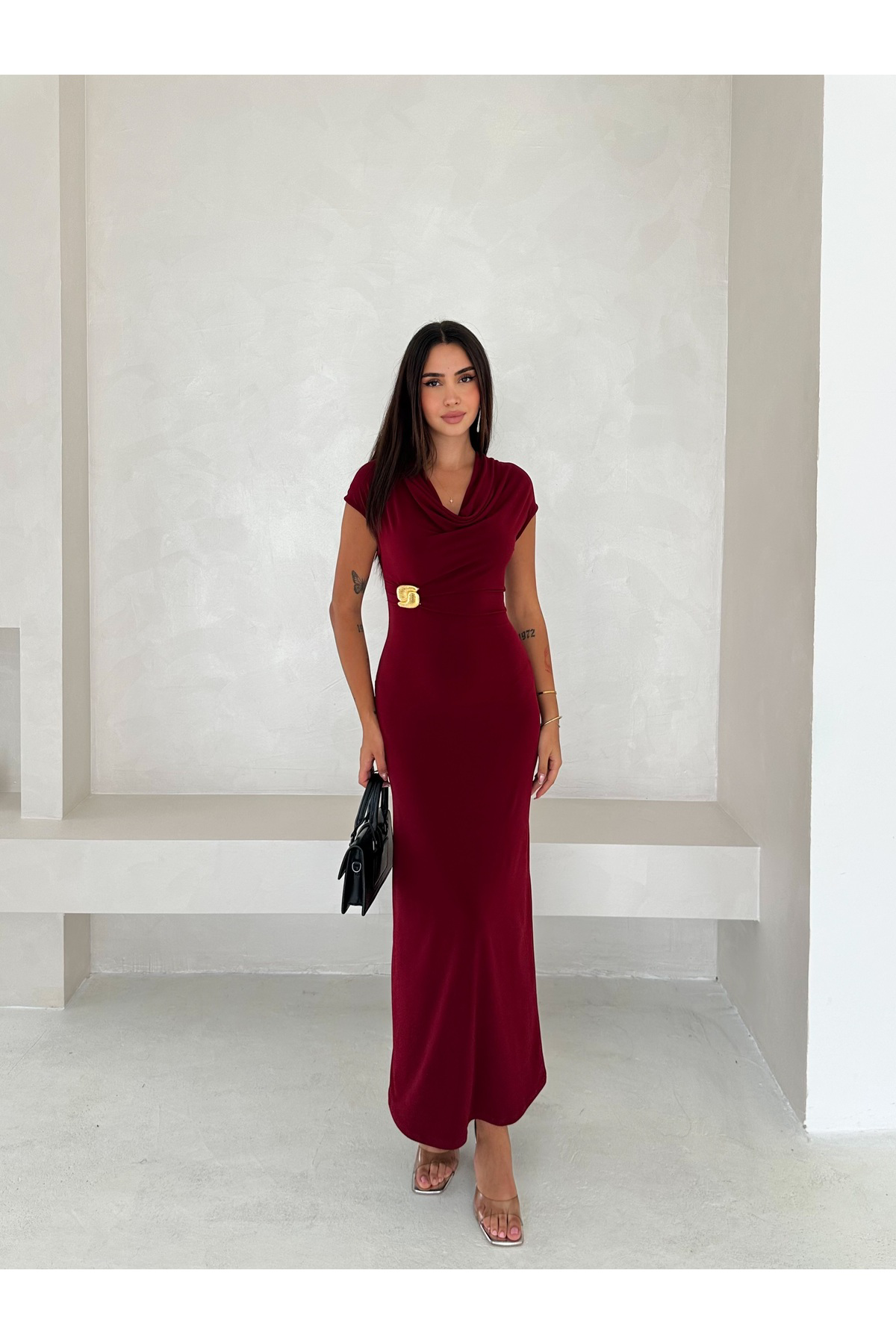 Fiolin Dökümlü Yaka (Madonna Yaka Ve Düşük Kol Ayarlanabilir Yaka) Akses