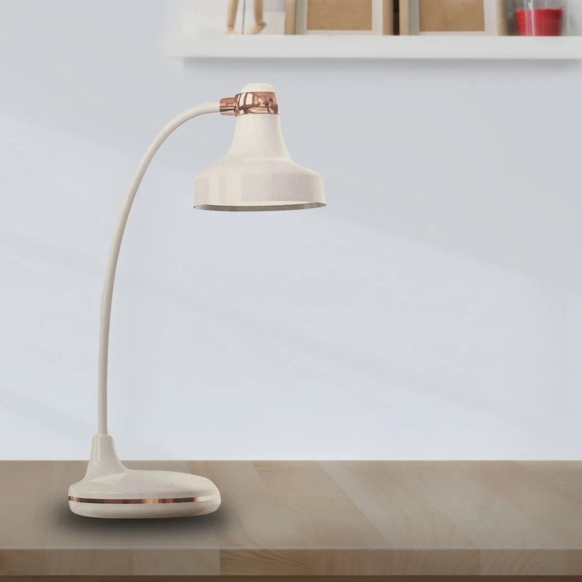 Dokunmatik 3 Farklı LED Işıklı Çalışma Masası Üstü Lamba