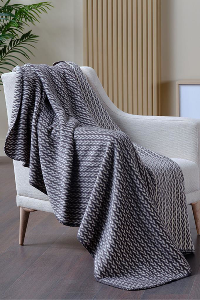 Doqu Home  Tv Battaniyesi  Braid