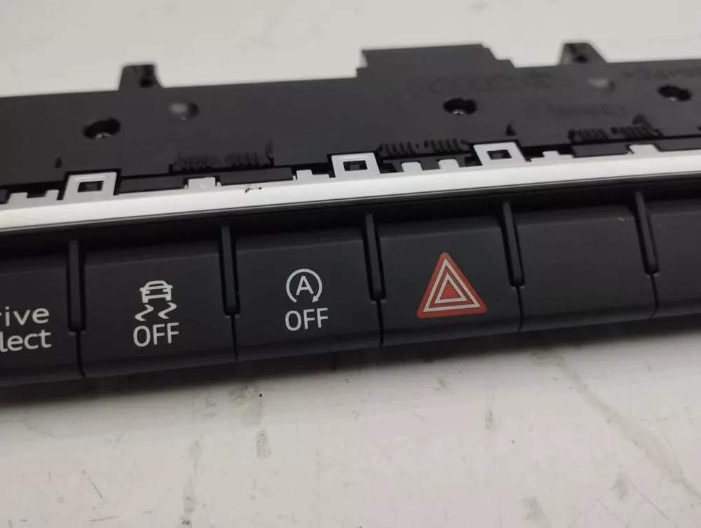 Dörtlü, Flaşör Düğmesi - Komple (AUDI)(8Y0925301G)