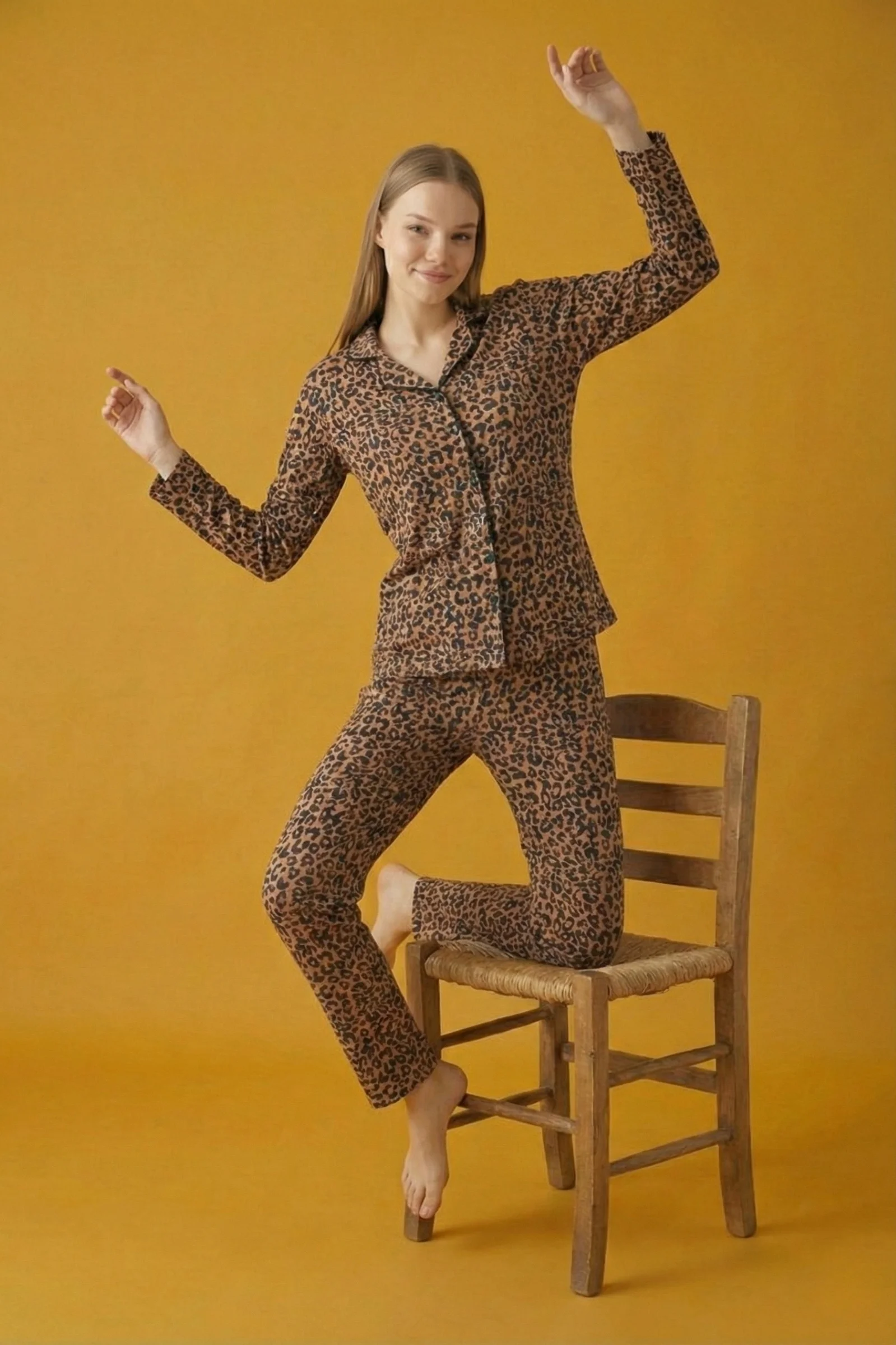 Dreamy Christmas Pamuklu Süet Yılbaşı Temalı Ekoseli Pijama Takımı, Leopar, S-M Fiyatı, Yorumları ve Özellikleri