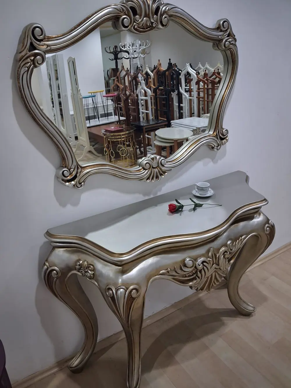 Dresuar 17737 ASLAN Polyester döküm eskitm GRİ-Kahve nakış Çerçev Dresuar 17737 ASLAN Polyester döküm eskitm GRİ-Kahve nakış Çerçev