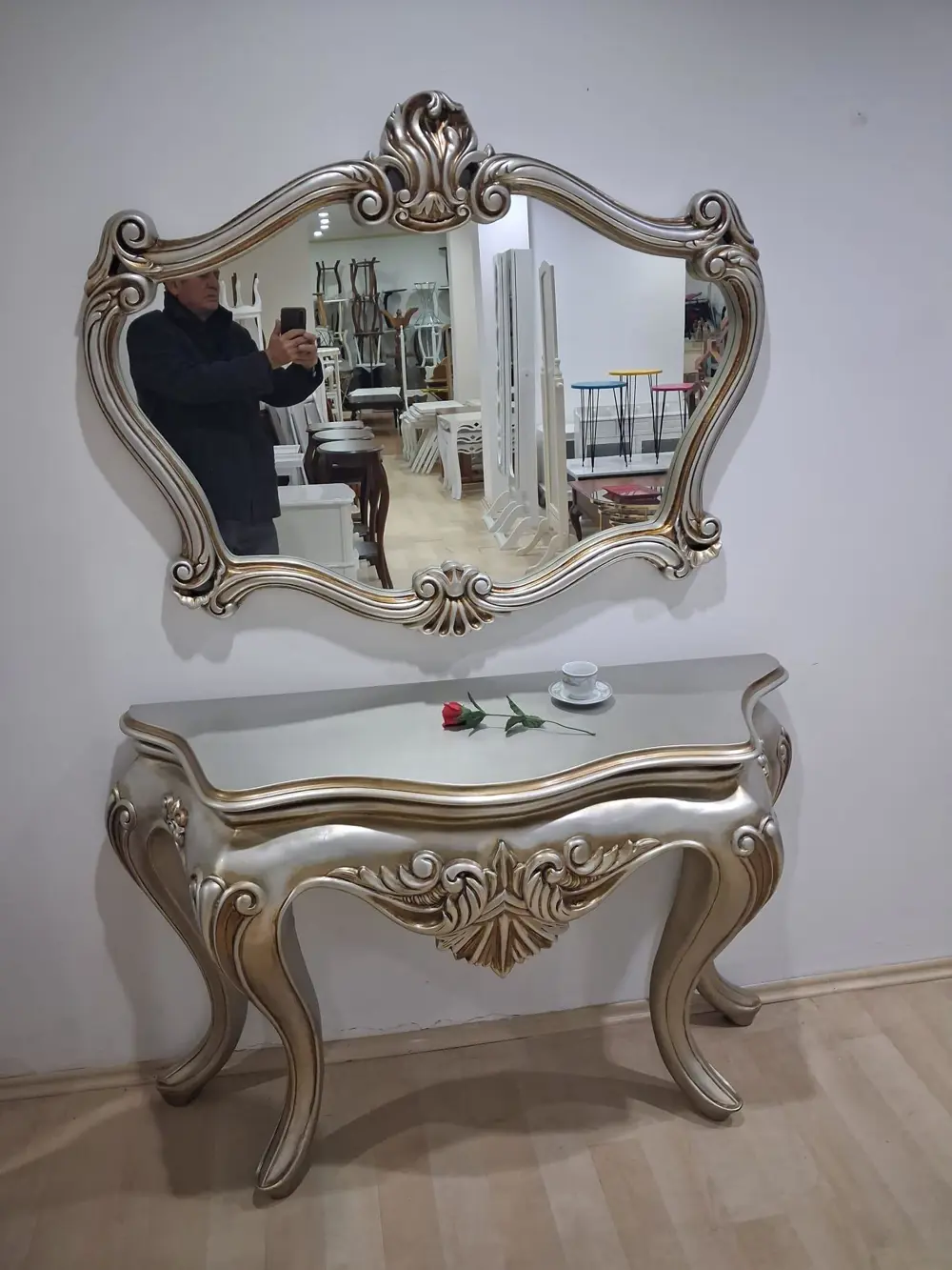Dresuar 17737 ASLAN Polyester döküm eskitm GRİ-Kahve nakış Çerçev Dresuar 17737 ASLAN Polyester döküm eskitm GRİ-Kahve nakış Çerçev