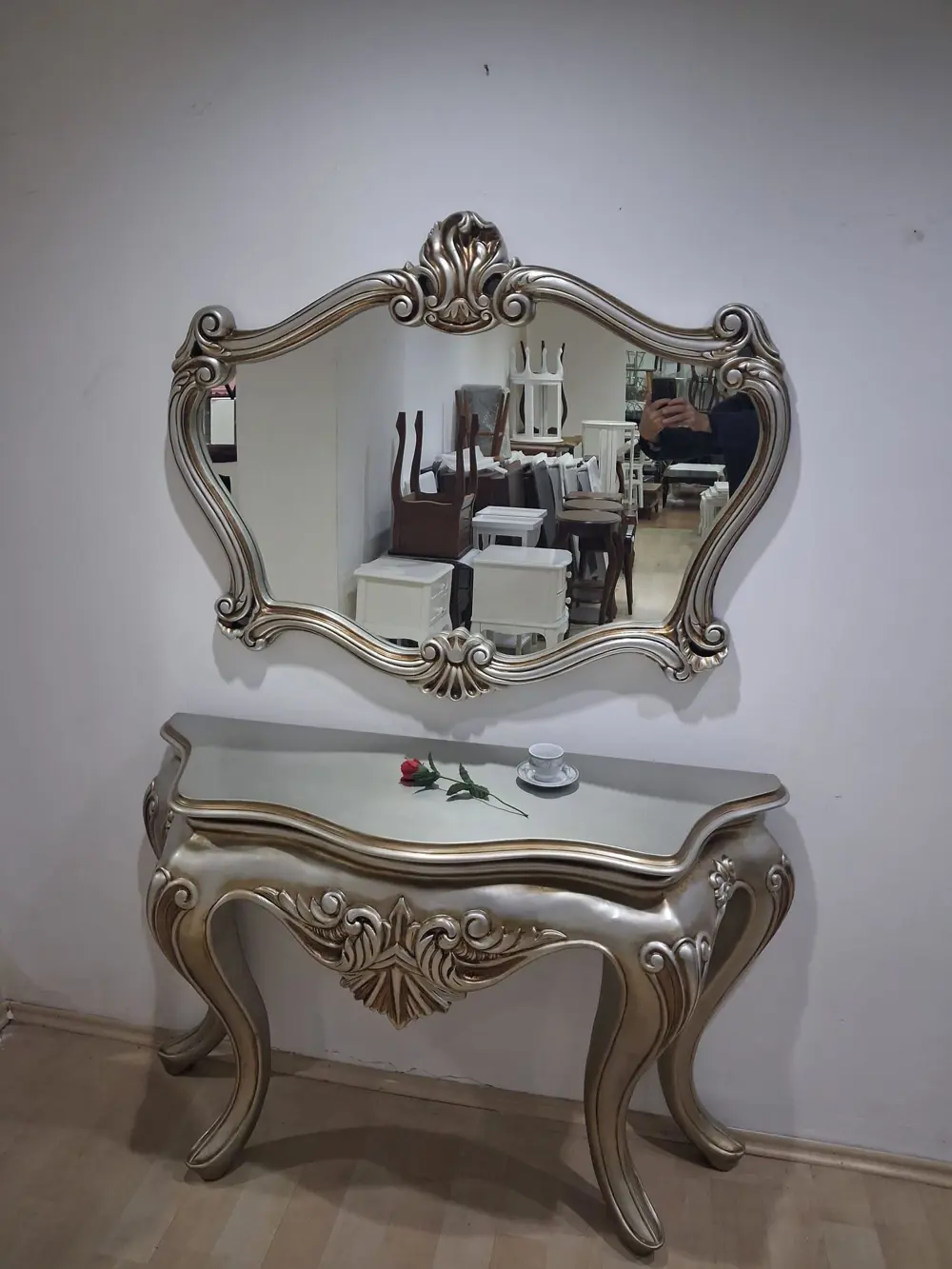 Dresuar 17737 ASLAN Polyester döküm eskitm GRİ-Kahve nakış Çerçev Dresuar 17737 ASLAN Polyester döküm eskitm GRİ-Kahve nakış Çerçev