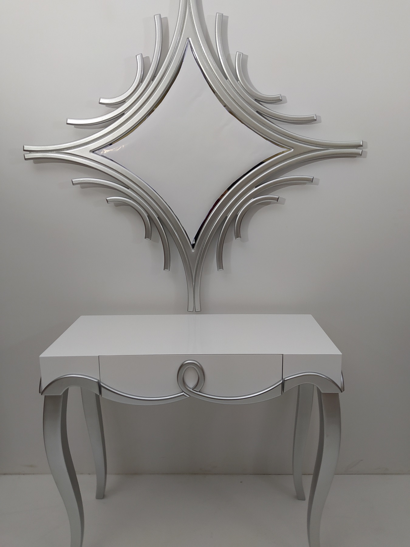 Dresuar 18301 CNC KABARTMA Model Kayın Aslan Ayak Beyaz Lake  Şık