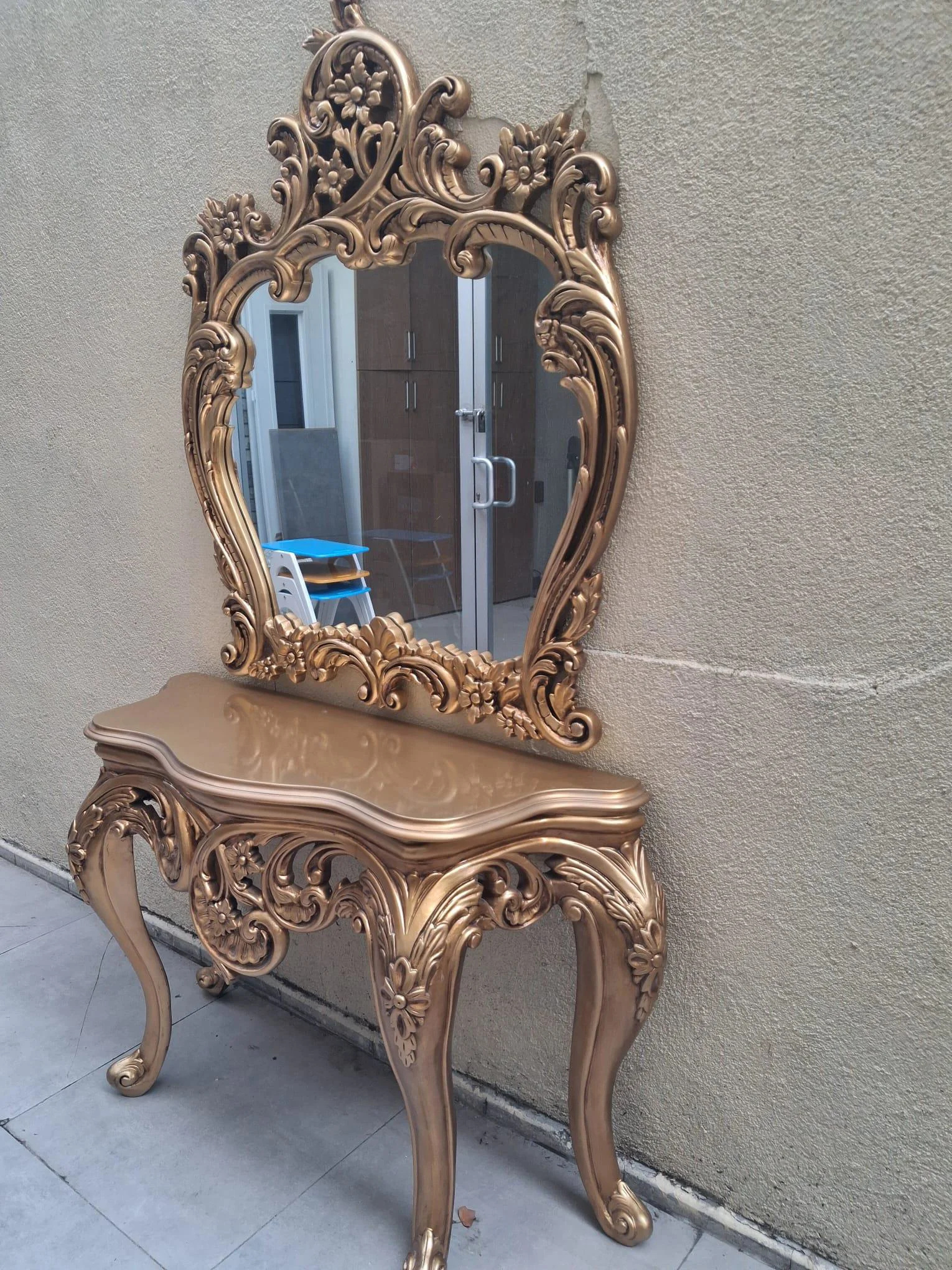 Dresuar 19576 ŞAH Altın Renk Boya POLYESTER DÖKÜM Aslan Ayak El O