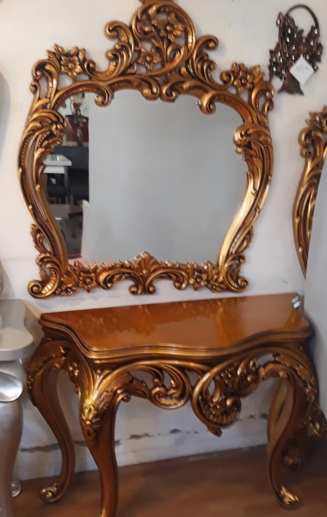 Dresuar 19576 ŞAH Altın Renk Boya POLYESTER DÖKÜM Aslan Ayak El O