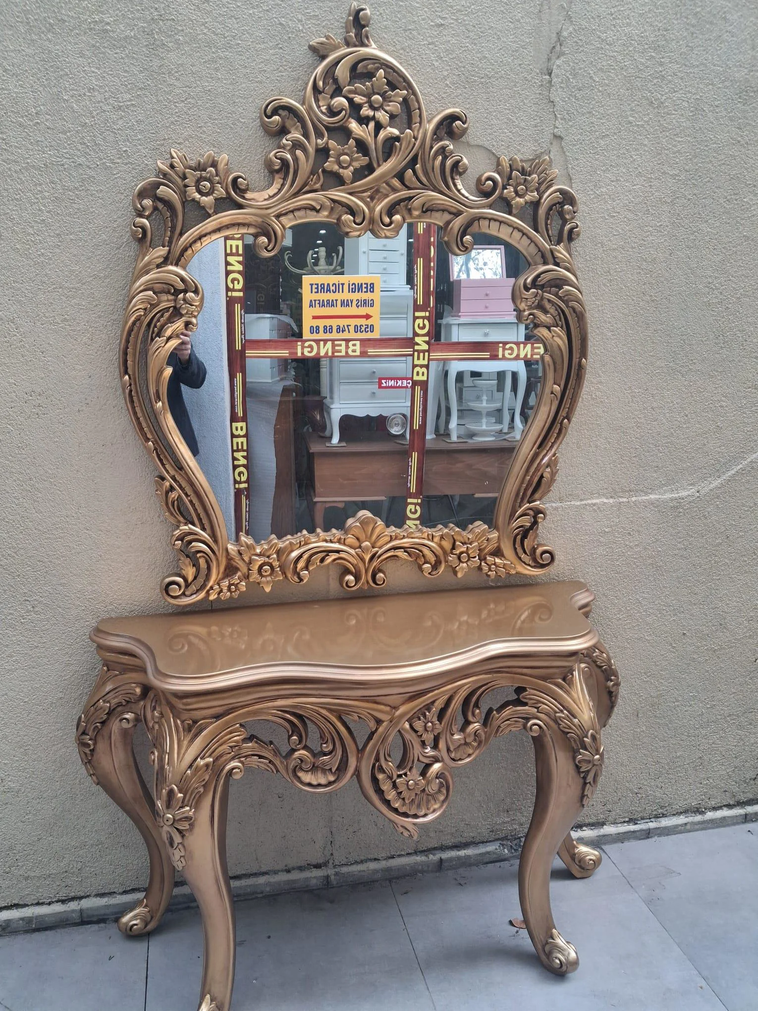Dresuar 19576 ŞAH Altın Renk Boya POLYESTER DÖKÜM Aslan Ayak El O