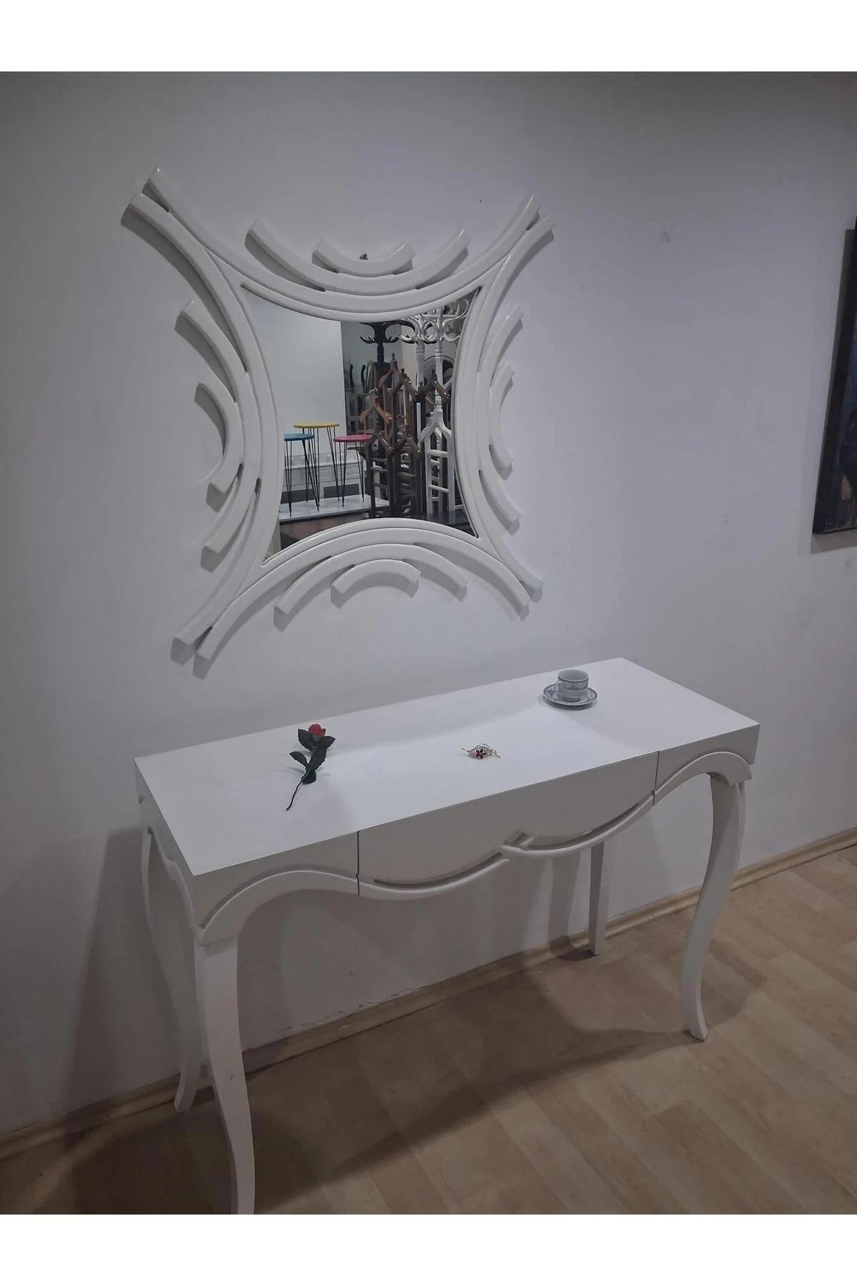 Dresuar 90628 CNC Çökertme Model Cnc Ayna Lake Beyaz Tabla Kayn Aslan Ayak - Görsel 3