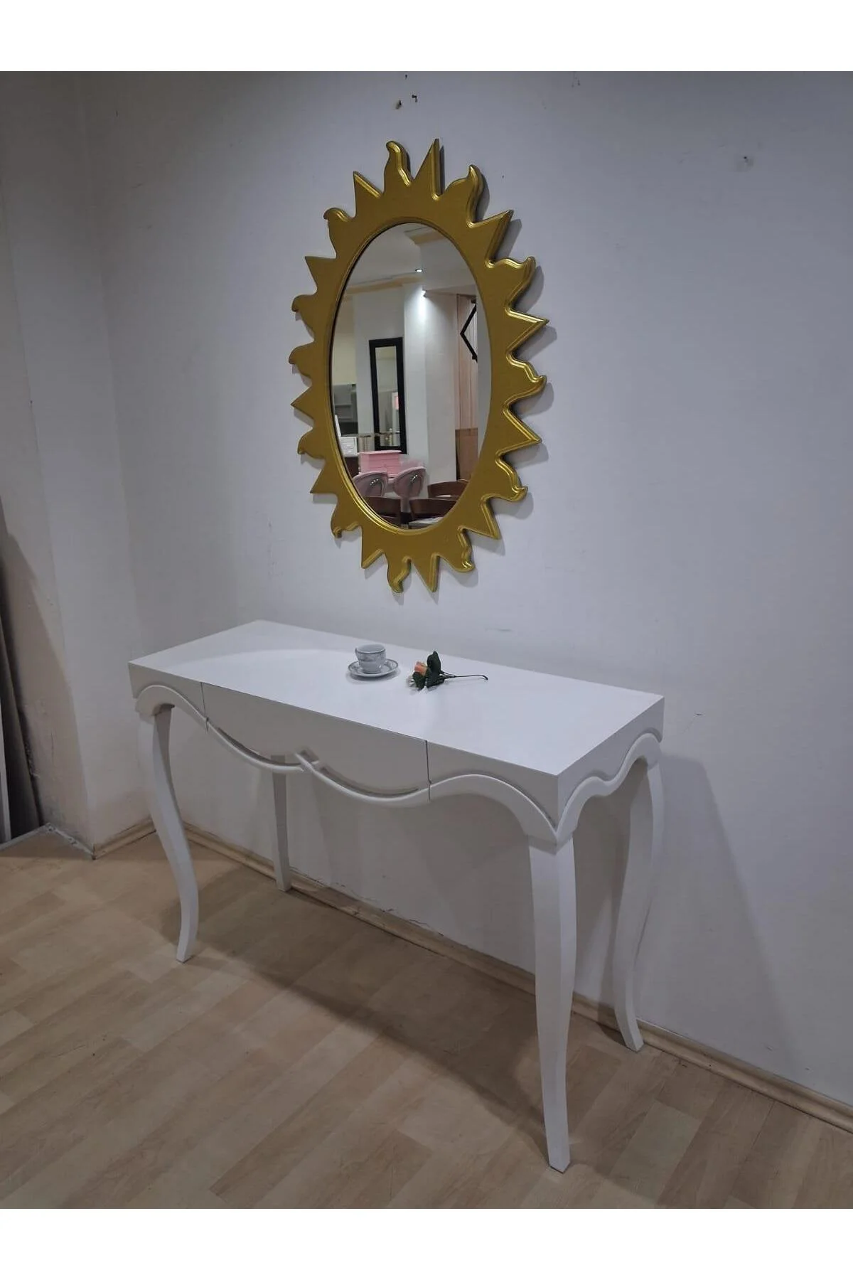 Dresuar Cnc Çökertme 90670 Model Güneş Gold Renk Ayna Lake Beyaz Tabla Kayn Aslan Ayak Dresuar Cnc Çökertme 90670 Model Güneş Gold Renk Ayna Lake Beyaz Tabla Kayn Aslan Ayak - Görsel 7