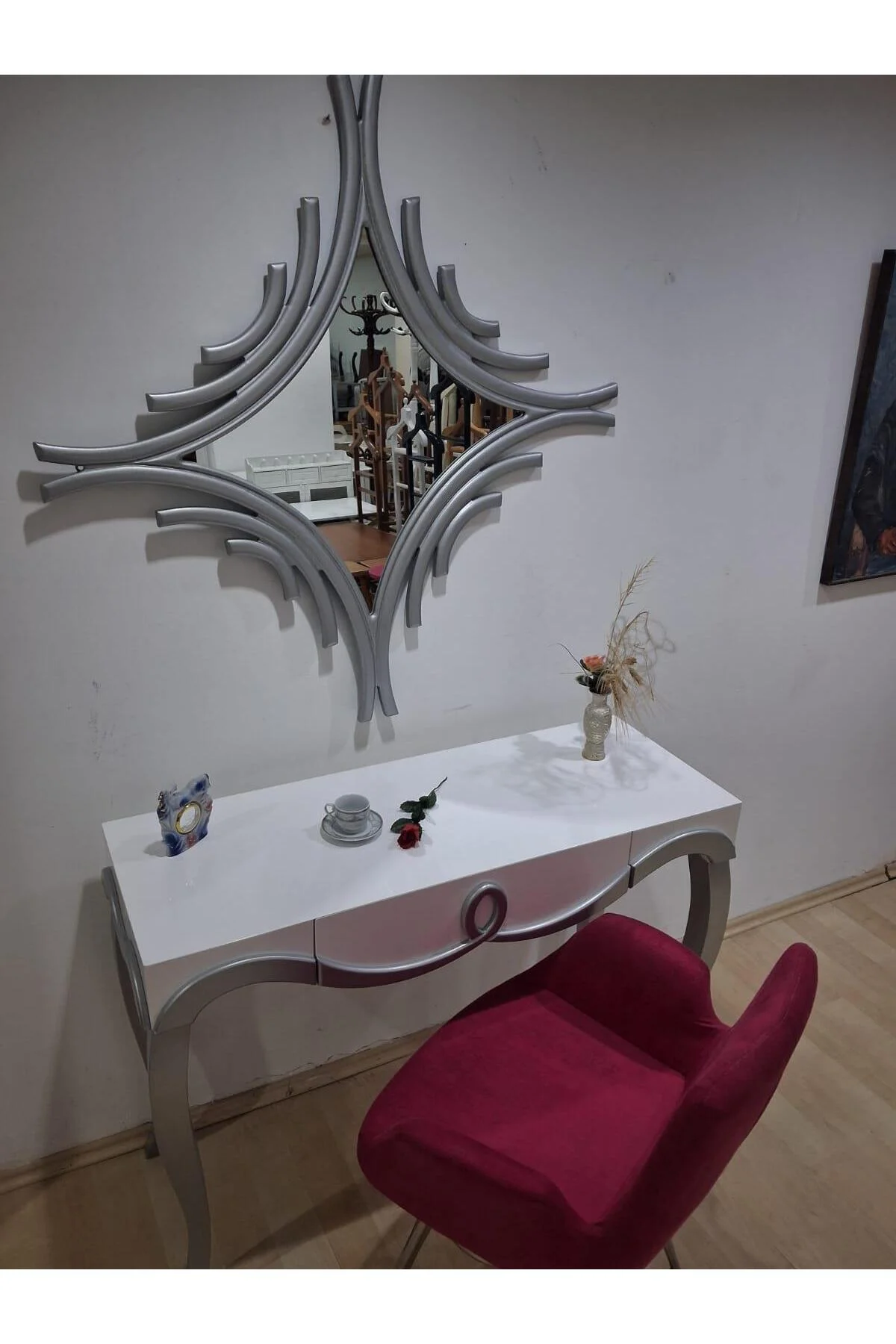 Dresuar Cnc Kabartma 90669 Aynalı model Kelebek Sandalye Ayak Parlak Beyaz Gri Dresuar Cnc Kabartma 90669 Aynalı model Kelebek Sandalye Ayak Parlak Beyaz Gri - Görsel 4