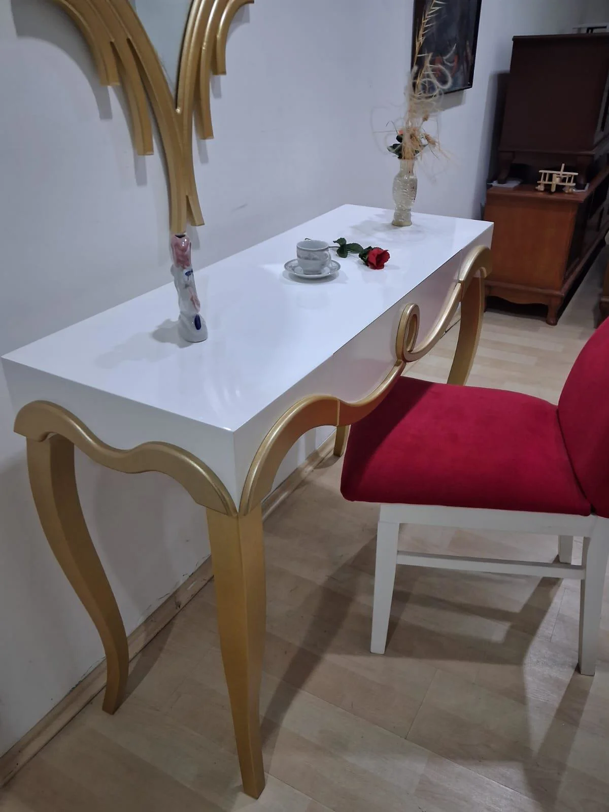 Dresuar Cnc Kabartma 90661 Model Ayna Ahşap Sandalye Ayak Parlak 