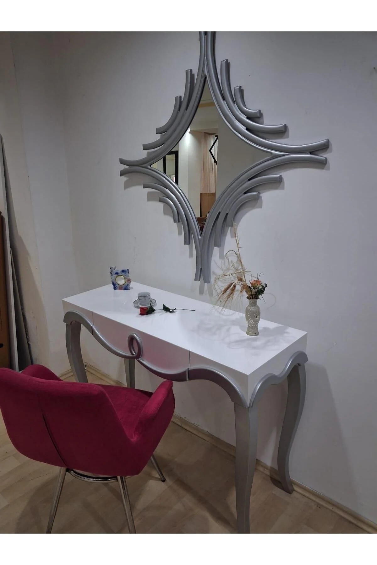 Dresuar Cnc Kabartma 90669 Aynalı model Kelebek Sandalye Ayak Parlak Beyaz Gri Dresuar Cnc Kabartma 90669 Aynalı model Kelebek Sandalye Ayak Parlak Beyaz Gri - Görsel 6