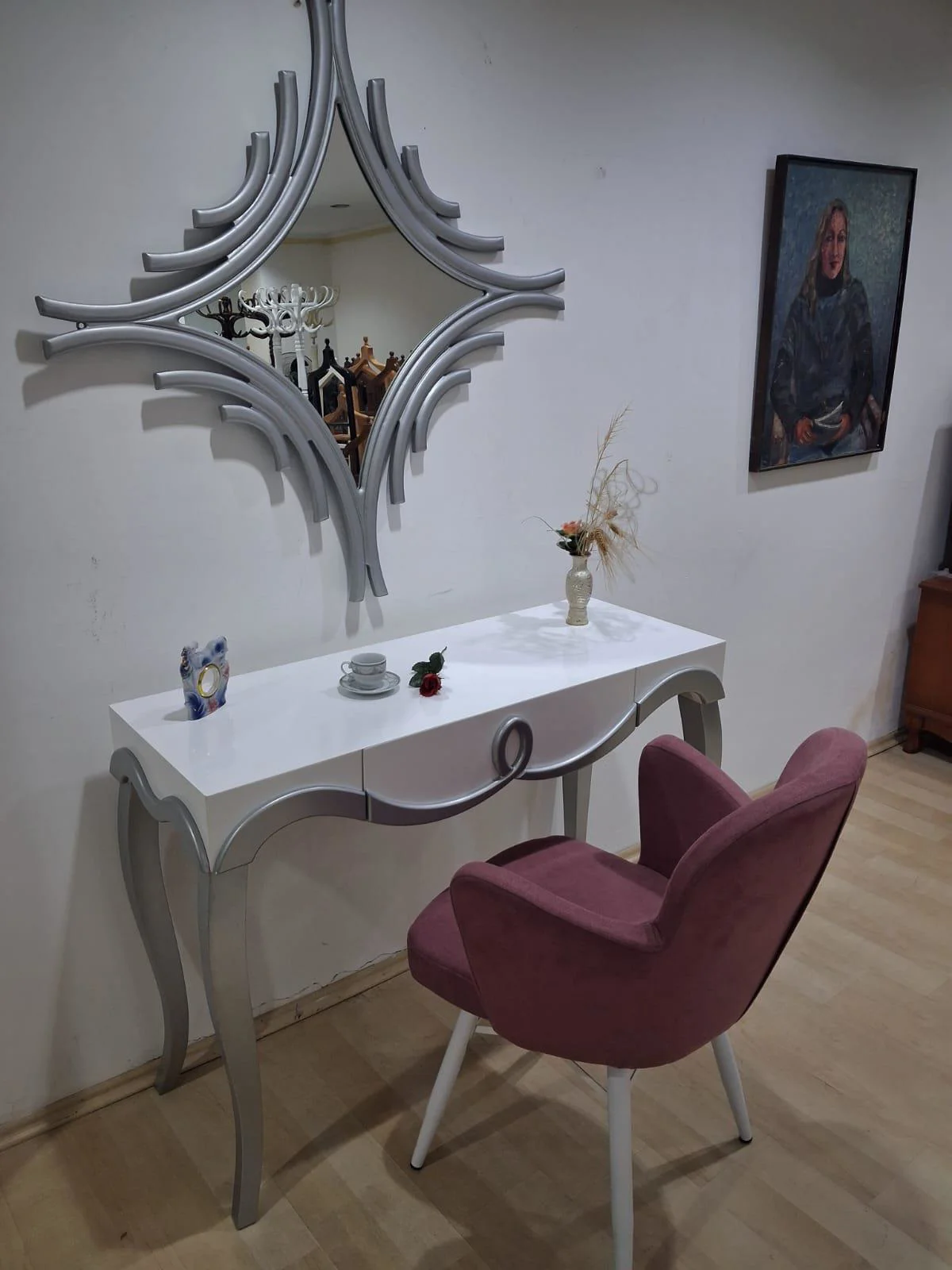 Dresuar Cnc Kabartma 90665 Model Aynalı Kelebek Sandalye Ayak Par