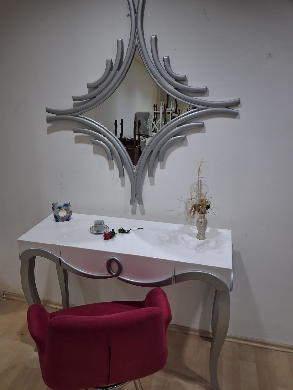 Dresuar Cnc Kabartma 90669 Aynalı model Kelebek Sandalye Ayak Par