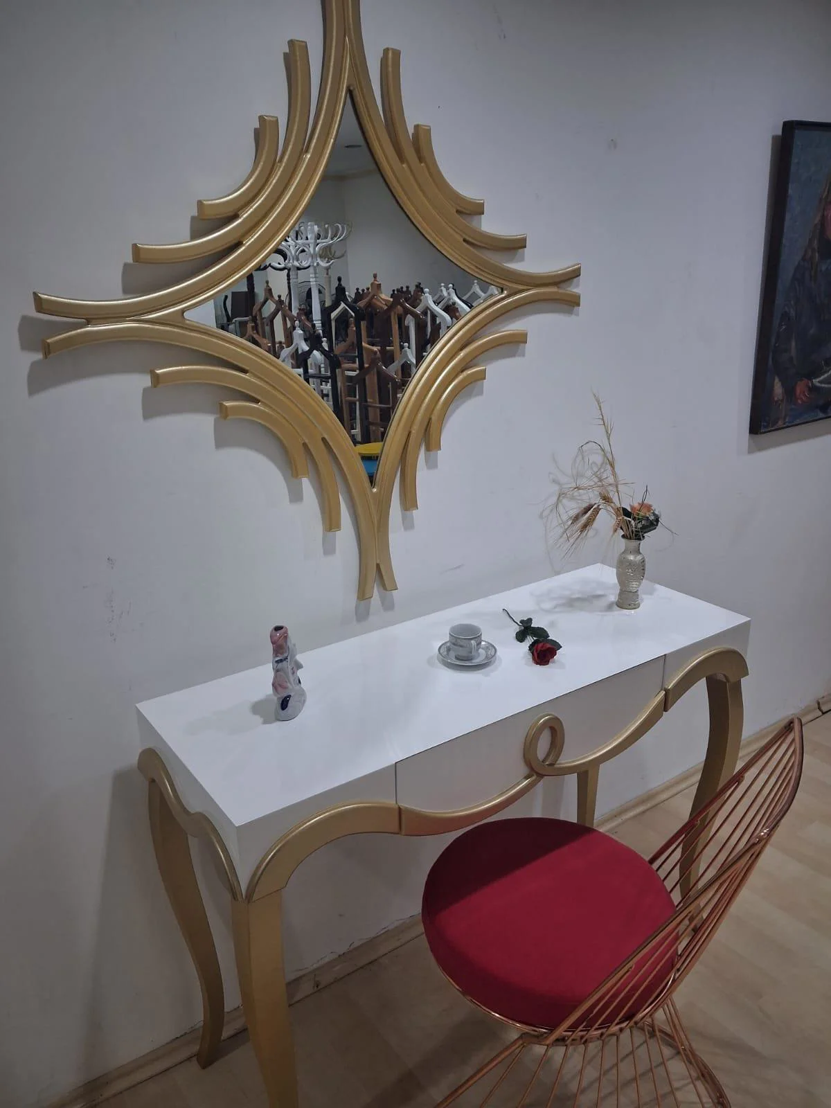 Dresuar Cnc Kabartma 90662 Model Aynalı Demir Sandalye Ayak Parla