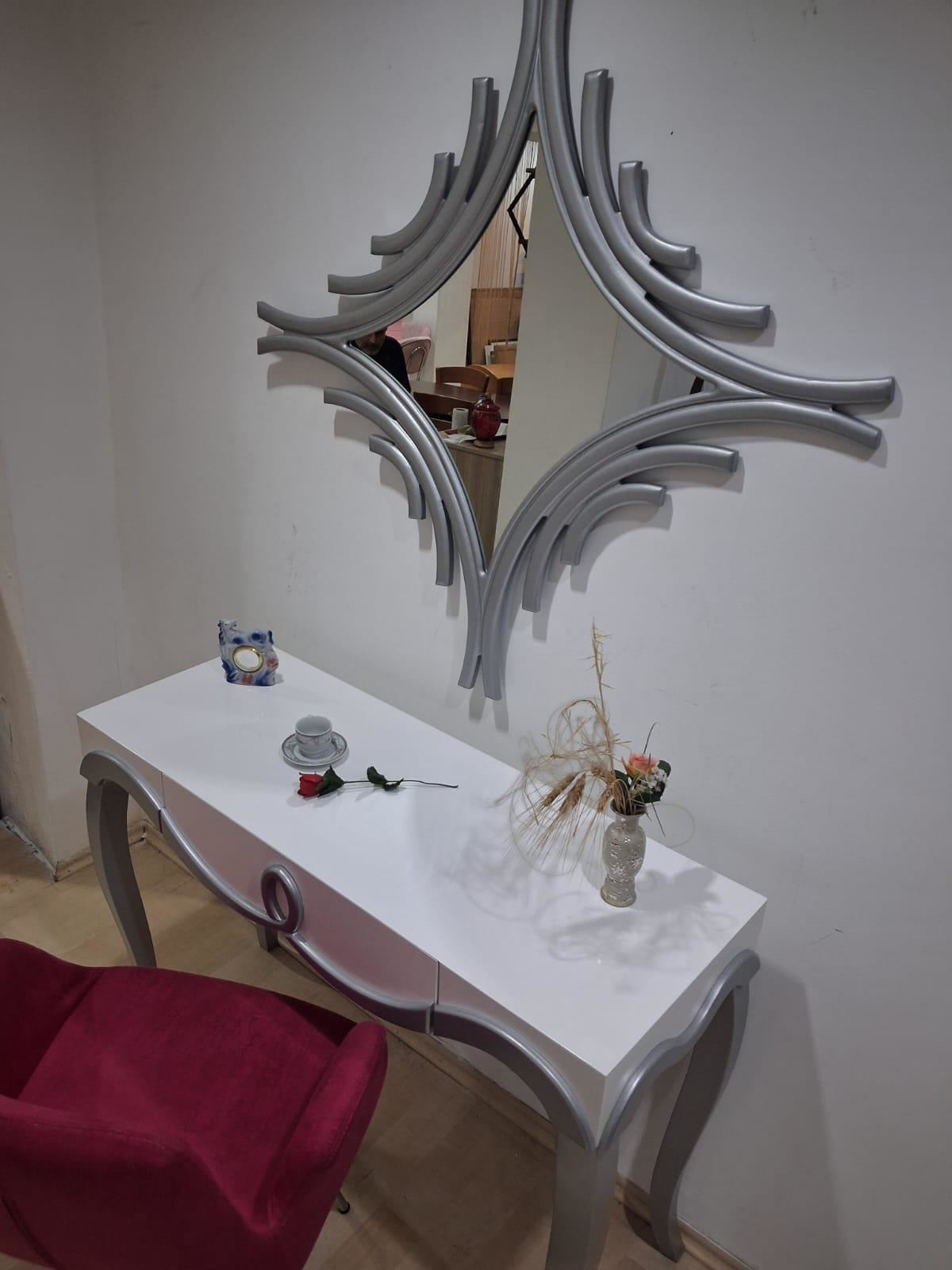 Dresuar Cnc Kabartma 90669 Aynalı model Kelebek Sandalye Ayak Par