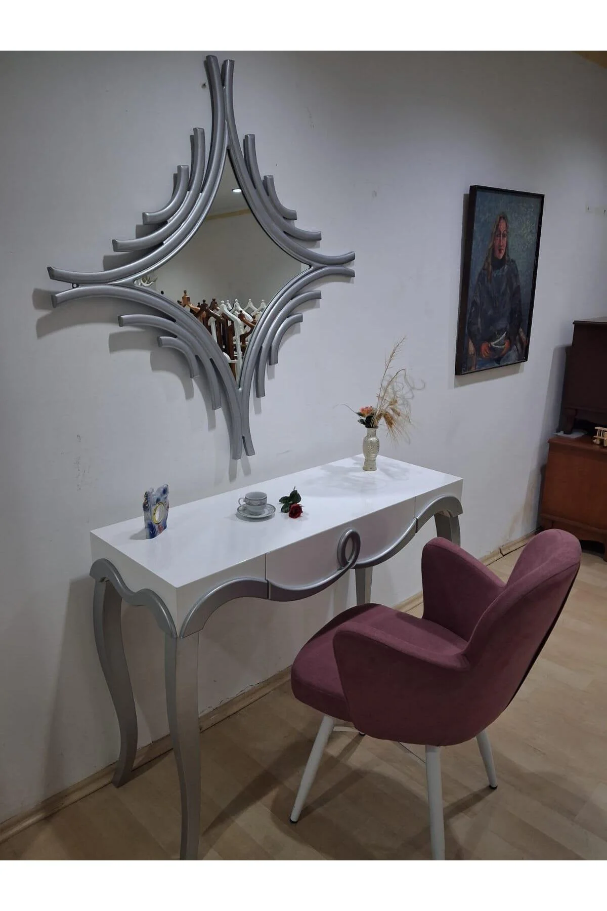 Dresuar Cnc Kabartma 90665 Model Aynalı Kelebek Sandalye Ayak Parlak Beyaz Gri Renk Dresuar Cnc Kabartma 90665 Model Aynalı Kelebek Sandalye Ayak Parlak Beyaz Gri Renk - Görsel 4