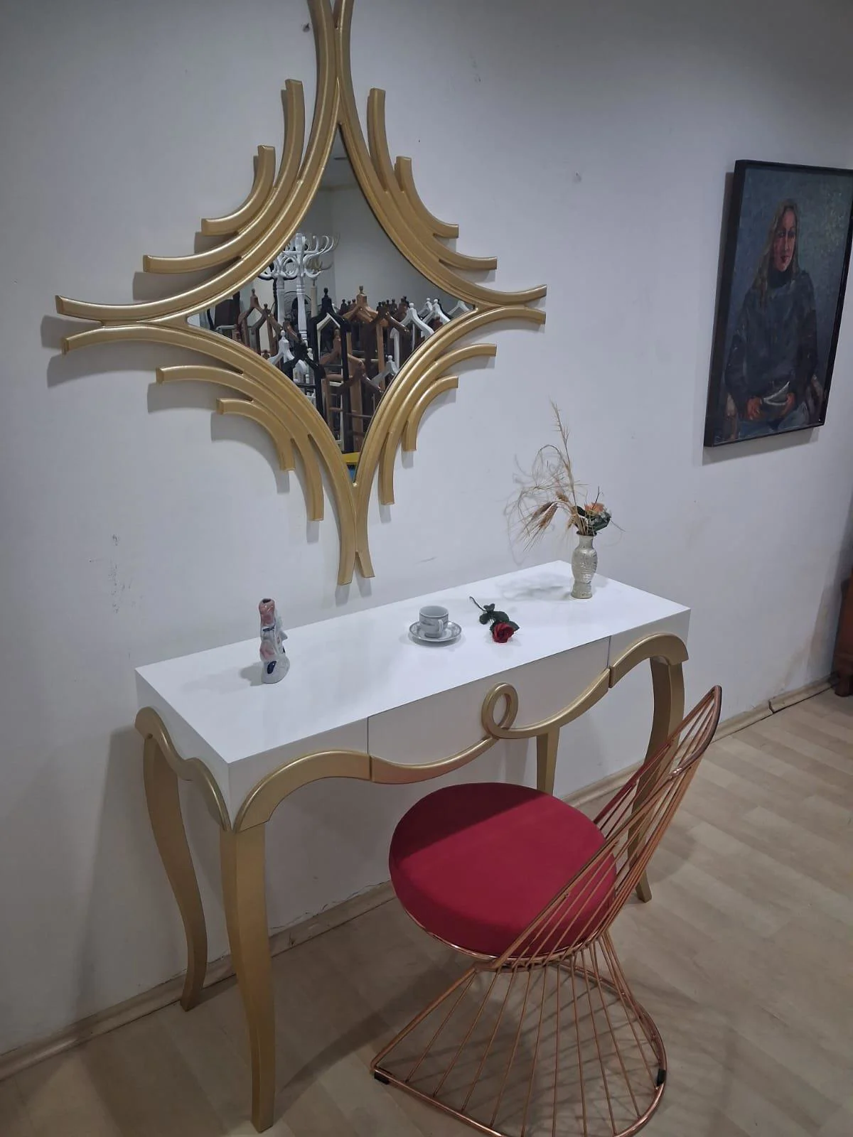 Dresuar Cnc Kabartma 90662 Model Aynalı Demir Sandalye Ayak Parla