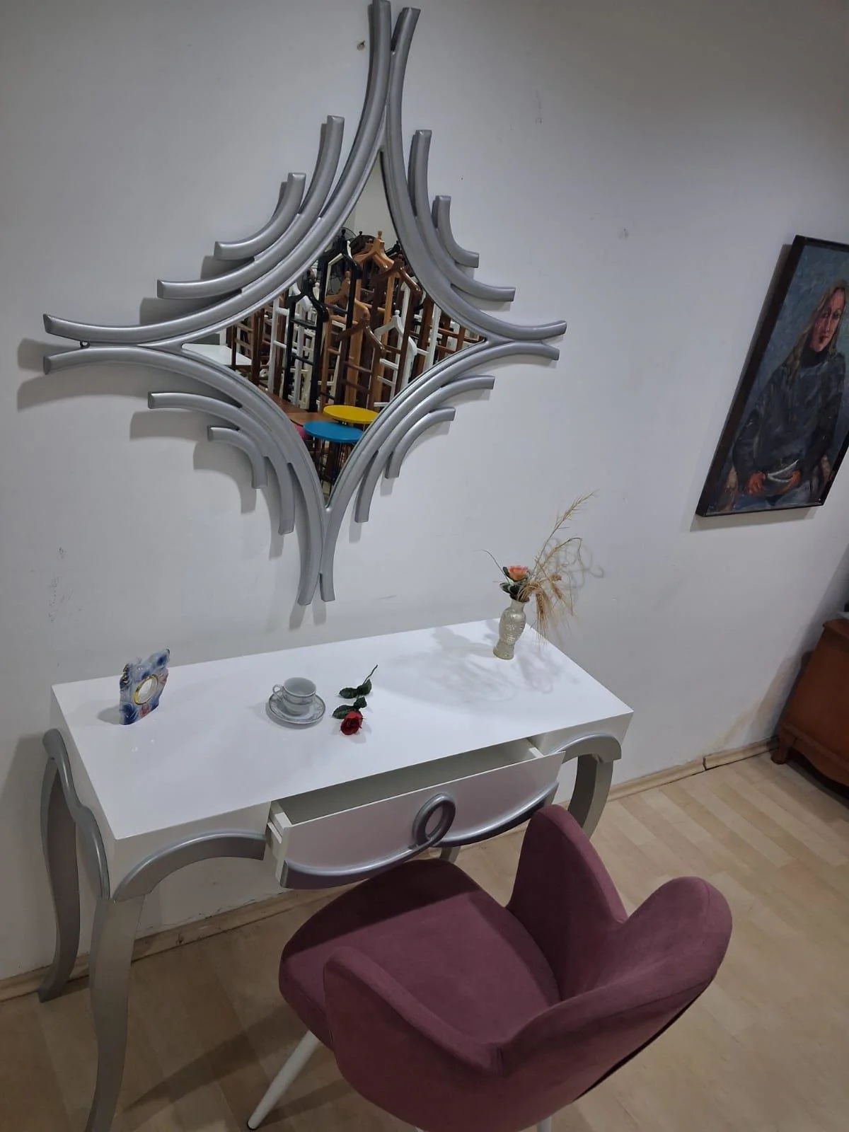 Dresuar Cnc Kabartma 90665 Model Aynalı Kelebek Sandalye Ayak Par