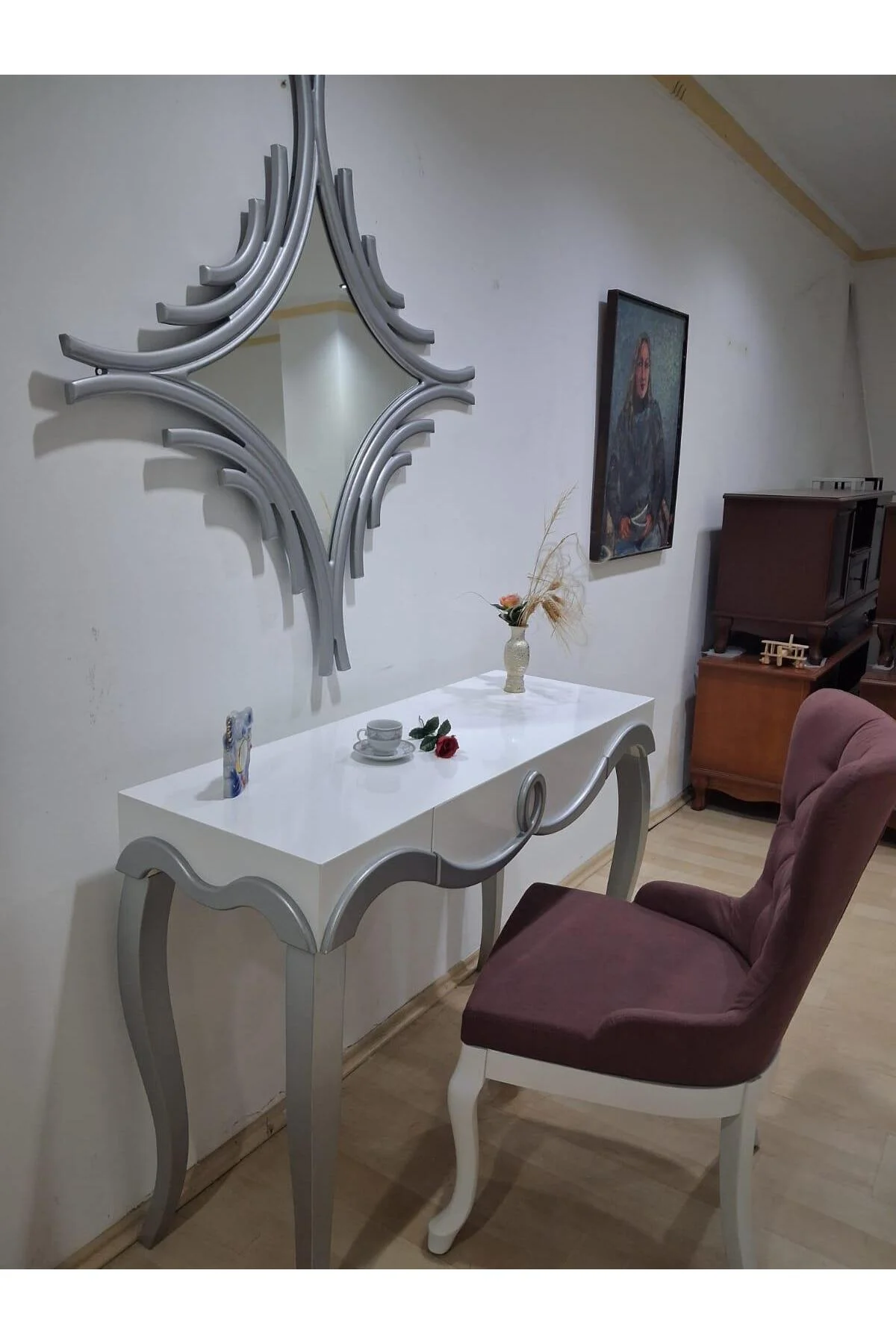 Dresuar Cnc Kabartma 90664 Model Aynalı Gökyüzü Sandalye Ayak Parlak Beyaz Gri Renk Dresuar Cnc Kabartma 90664 Model Aynalı Gökyüzü Sandalye Ayak Parlak Beyaz Gri Renk - Görsel 5